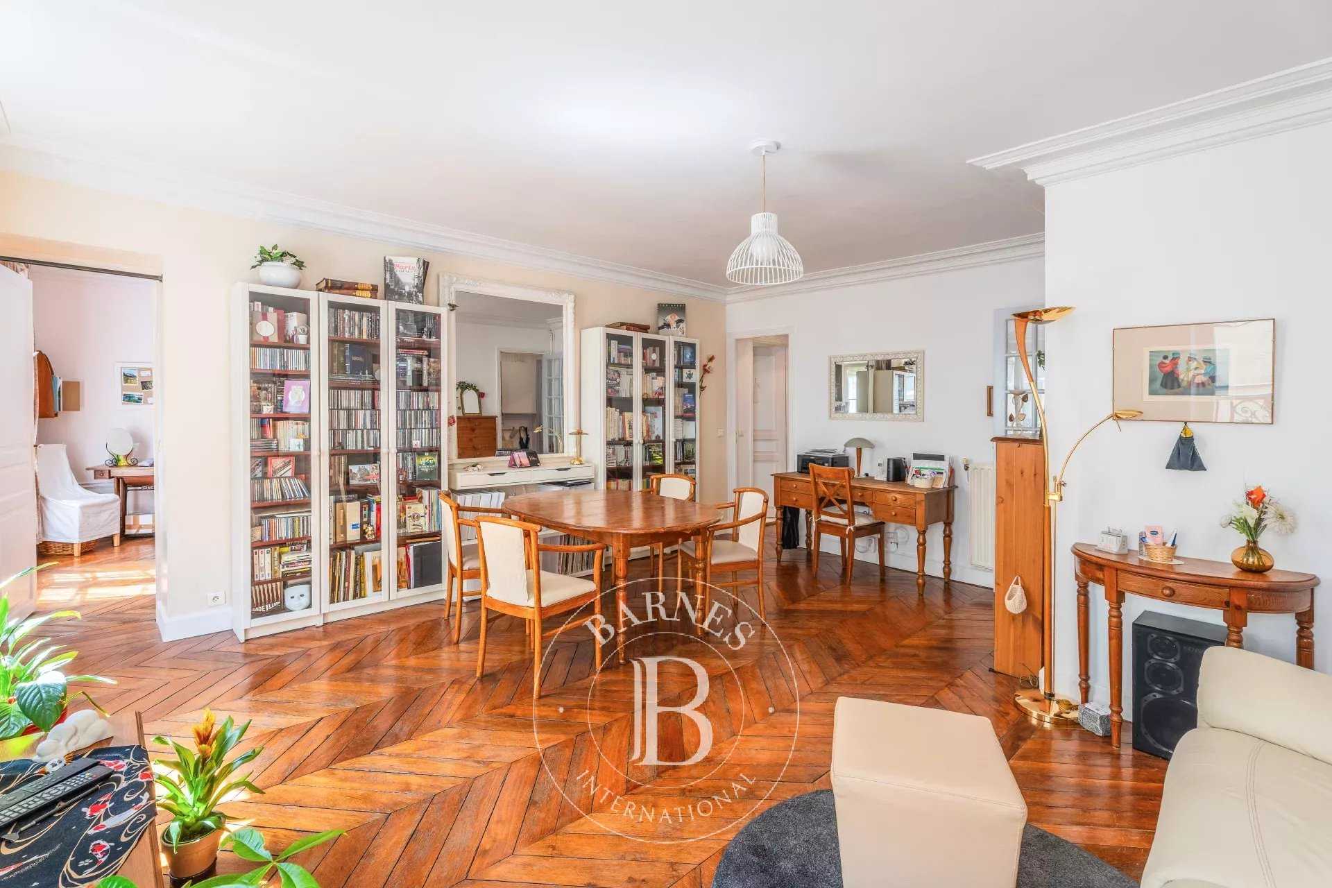 Paris  - Apartment 3 Bedrooms