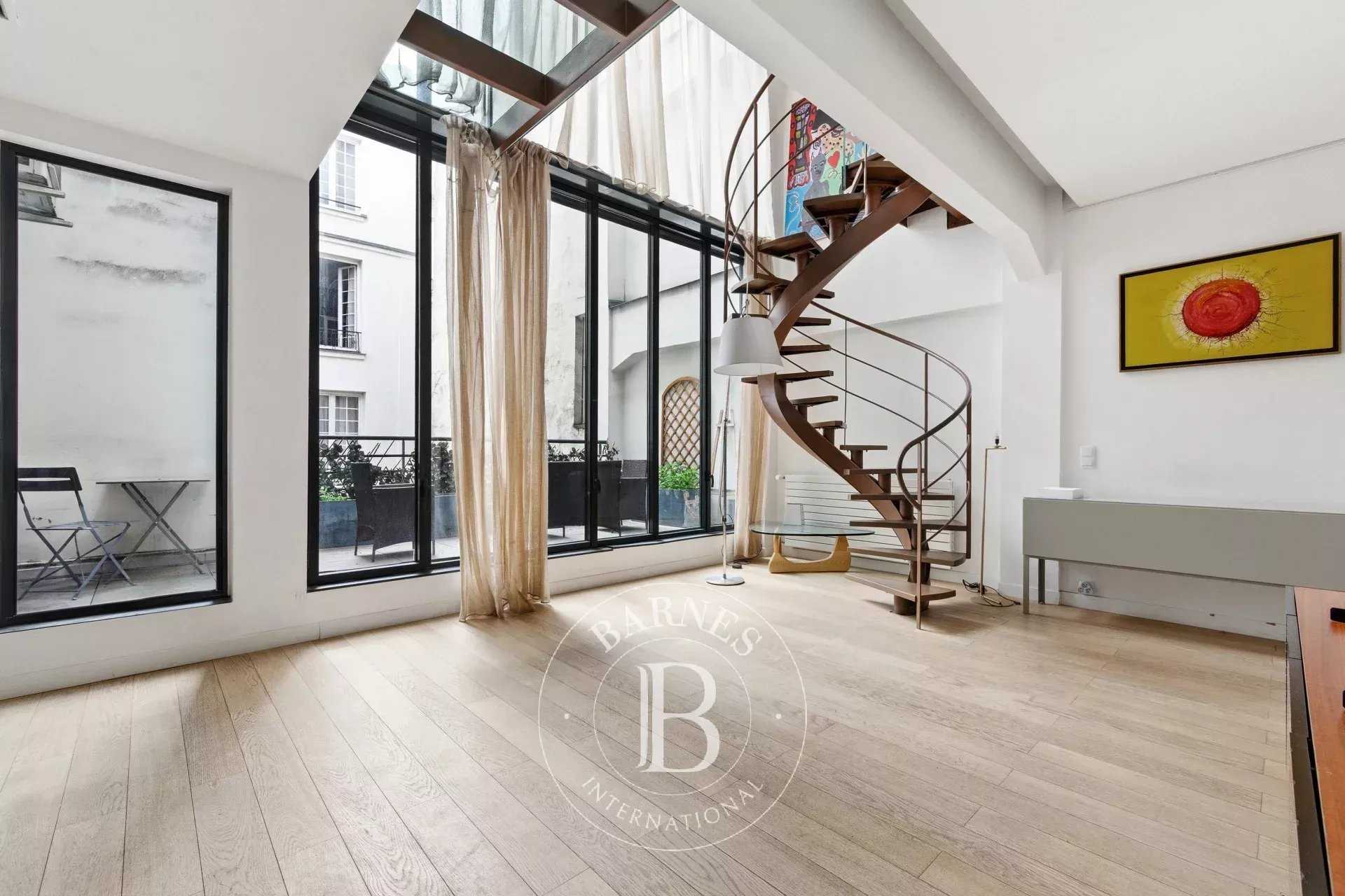 Paris  - Appartement 3 Pi&egrave;ces 2 Chambres