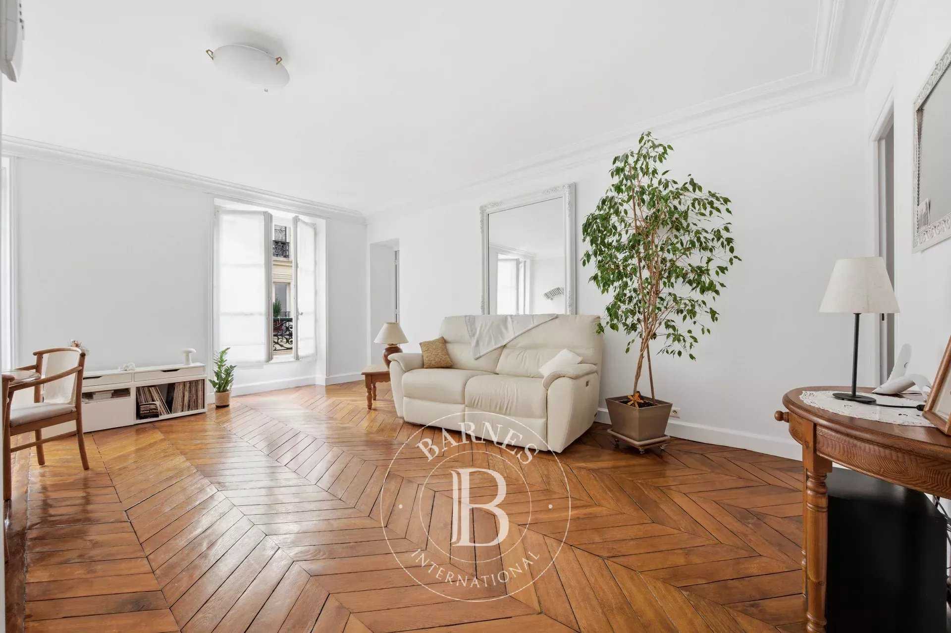 Paris  - Appartement 4 Pi&egrave;ces 3 Chambres