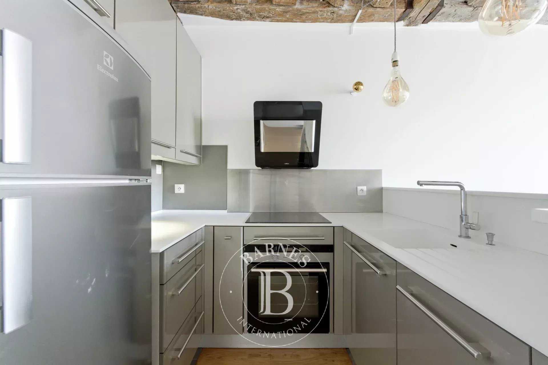 Paris  - Appartement 2 Pi&egrave;ces, 1 Chambre