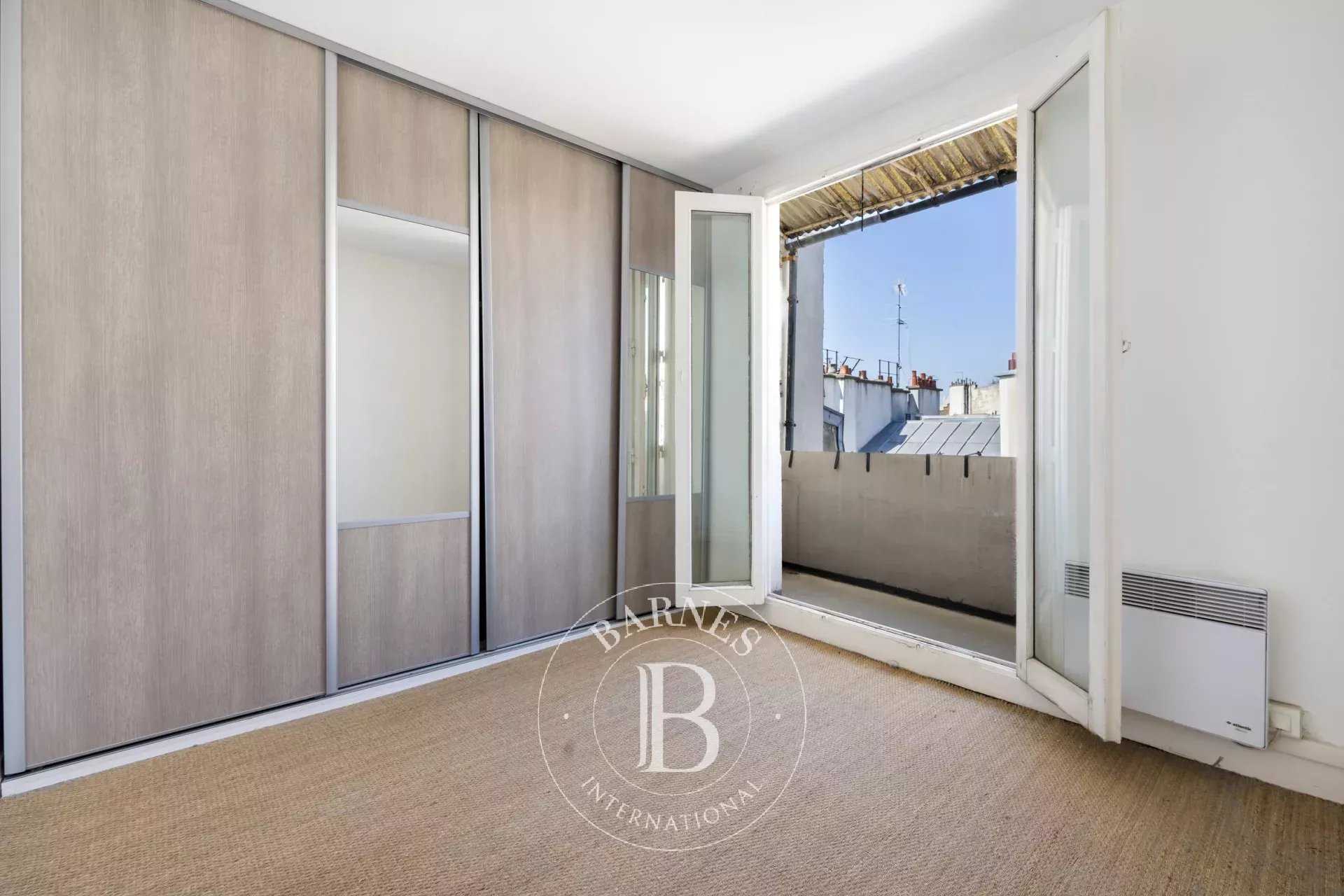 Paris  - Appartement 2 Pièces, 1 Chambre