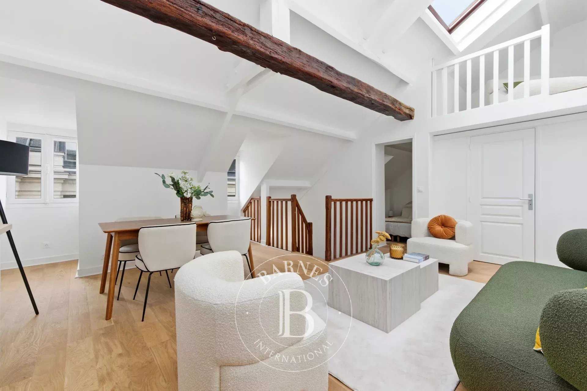 Paris  - Appartement 3 Pi&egrave;ces 2 Chambres