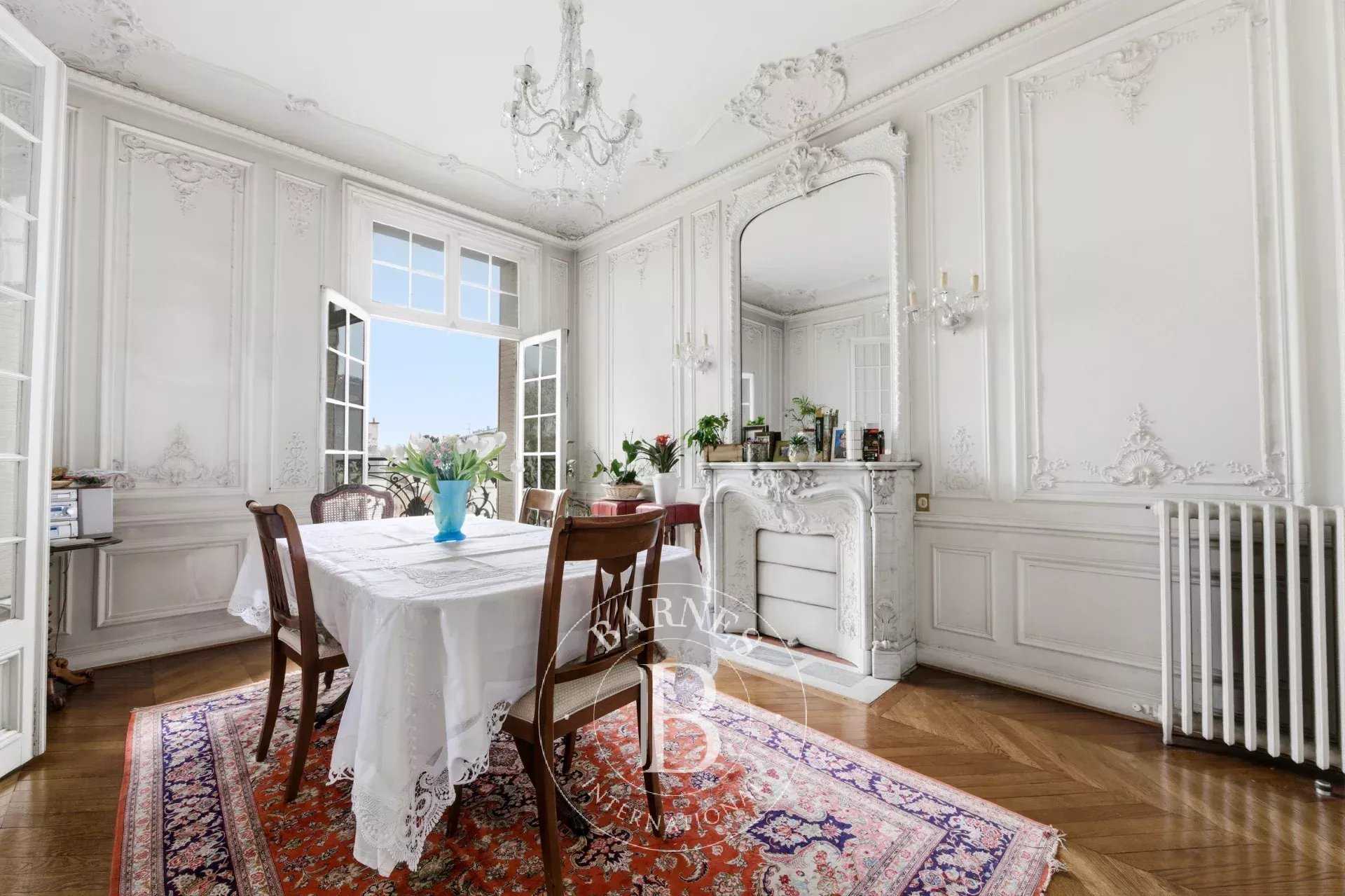 Paris  - Appartement 6 Pi&egrave;ces 5 Chambres
