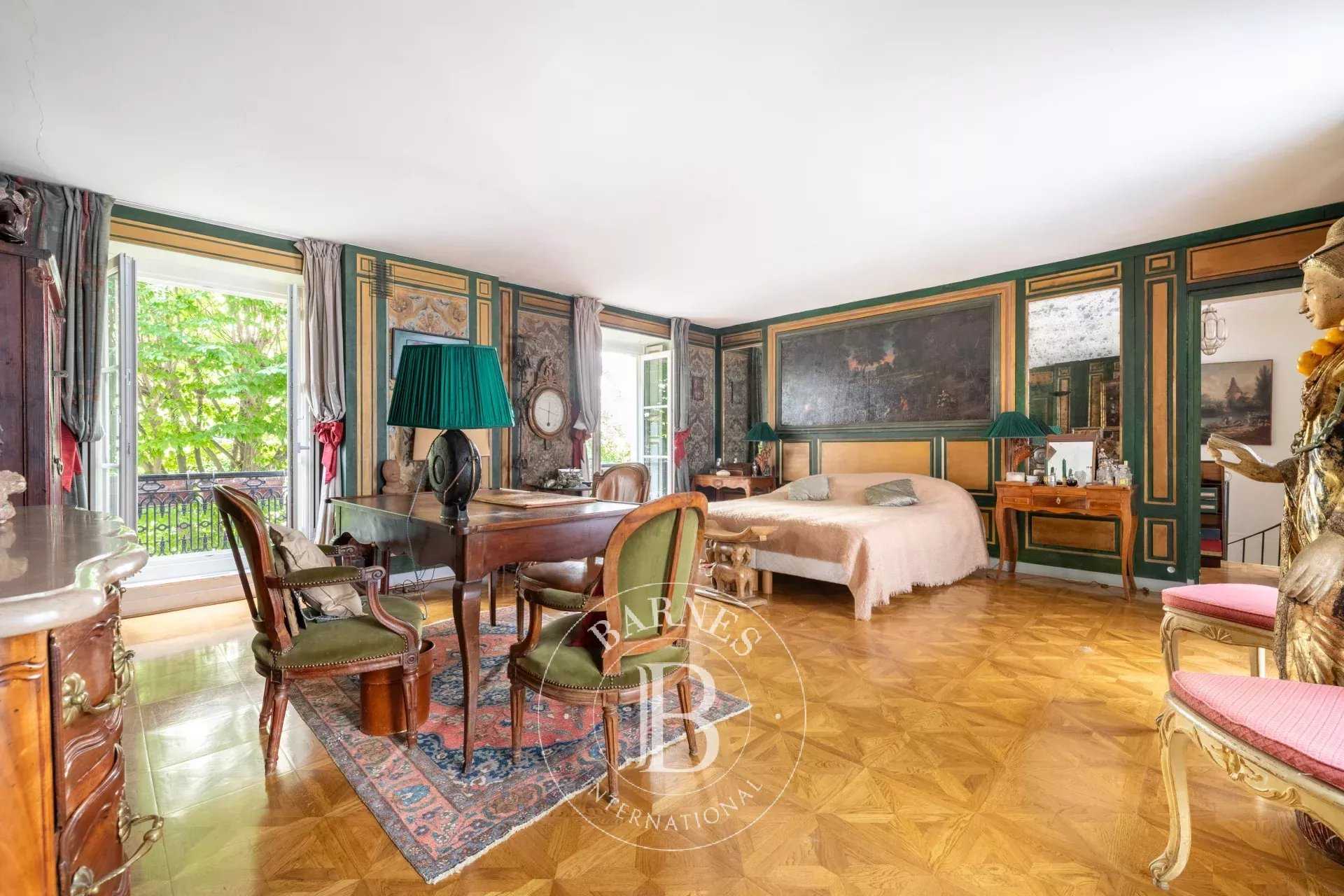 Paris  - Appartement 4 Pièces 3 Chambres