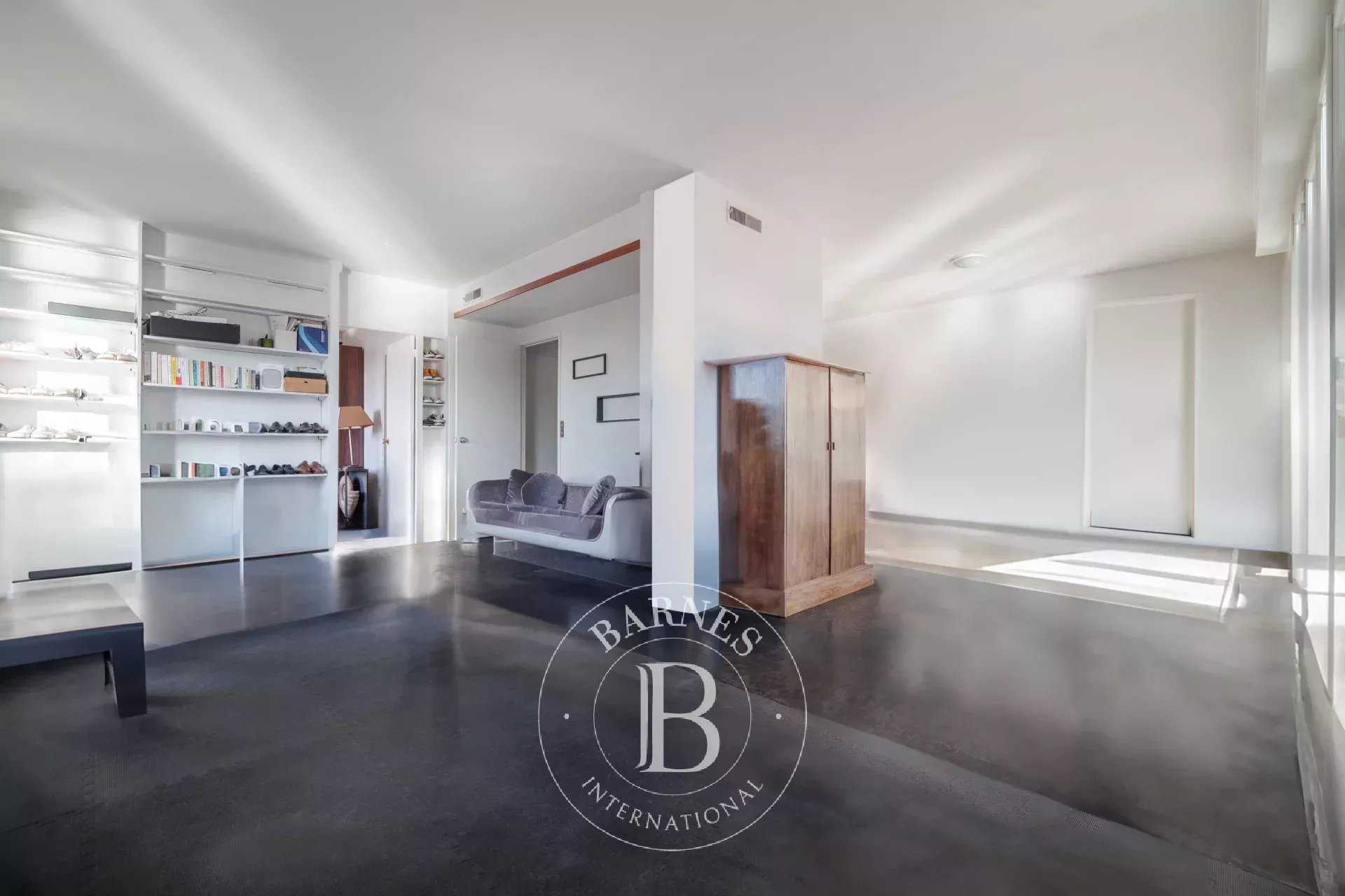 Paris  - Appartement 3 Pièces, 1 Chambre