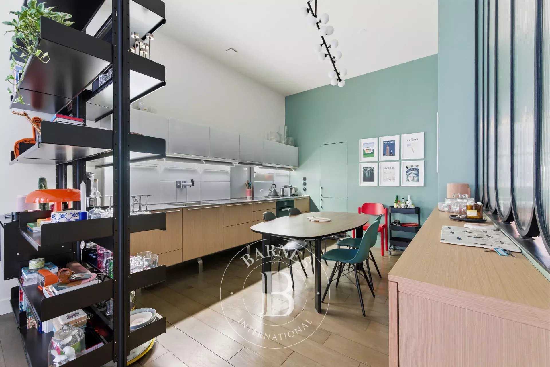 Paris  - Appartement 4 Pi&egrave;ces 3 Chambres