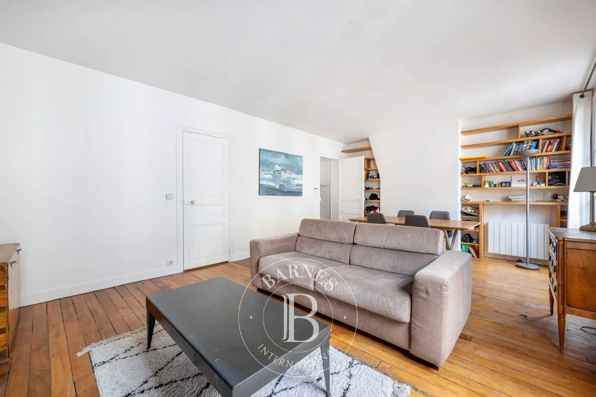 Paris  - Appartement 2 Pièces, 1 Chambre