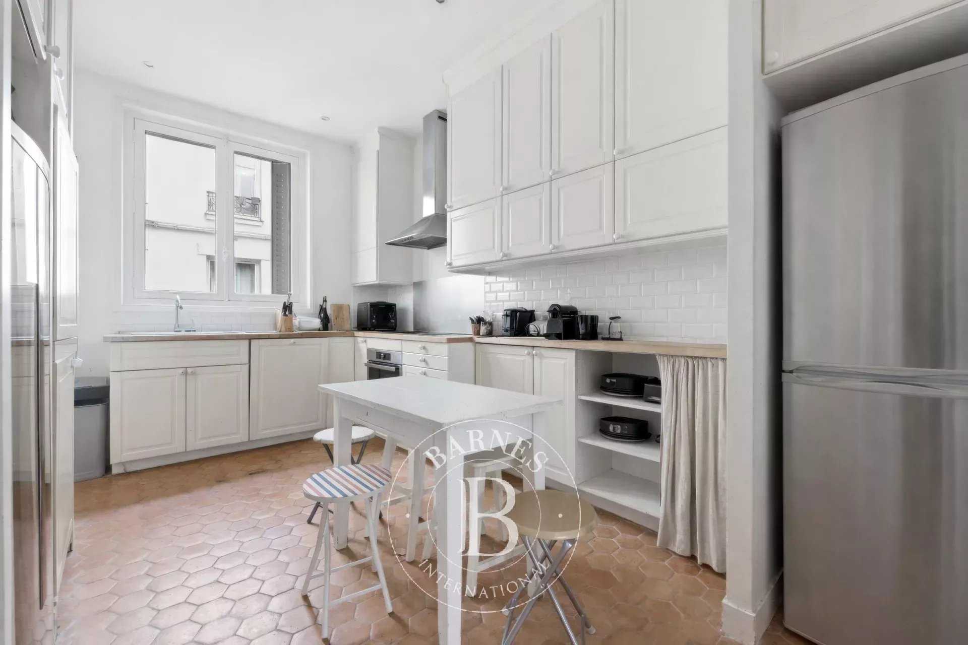 Paris  - Appartement 5 Pi&egrave;ces 4 Chambres