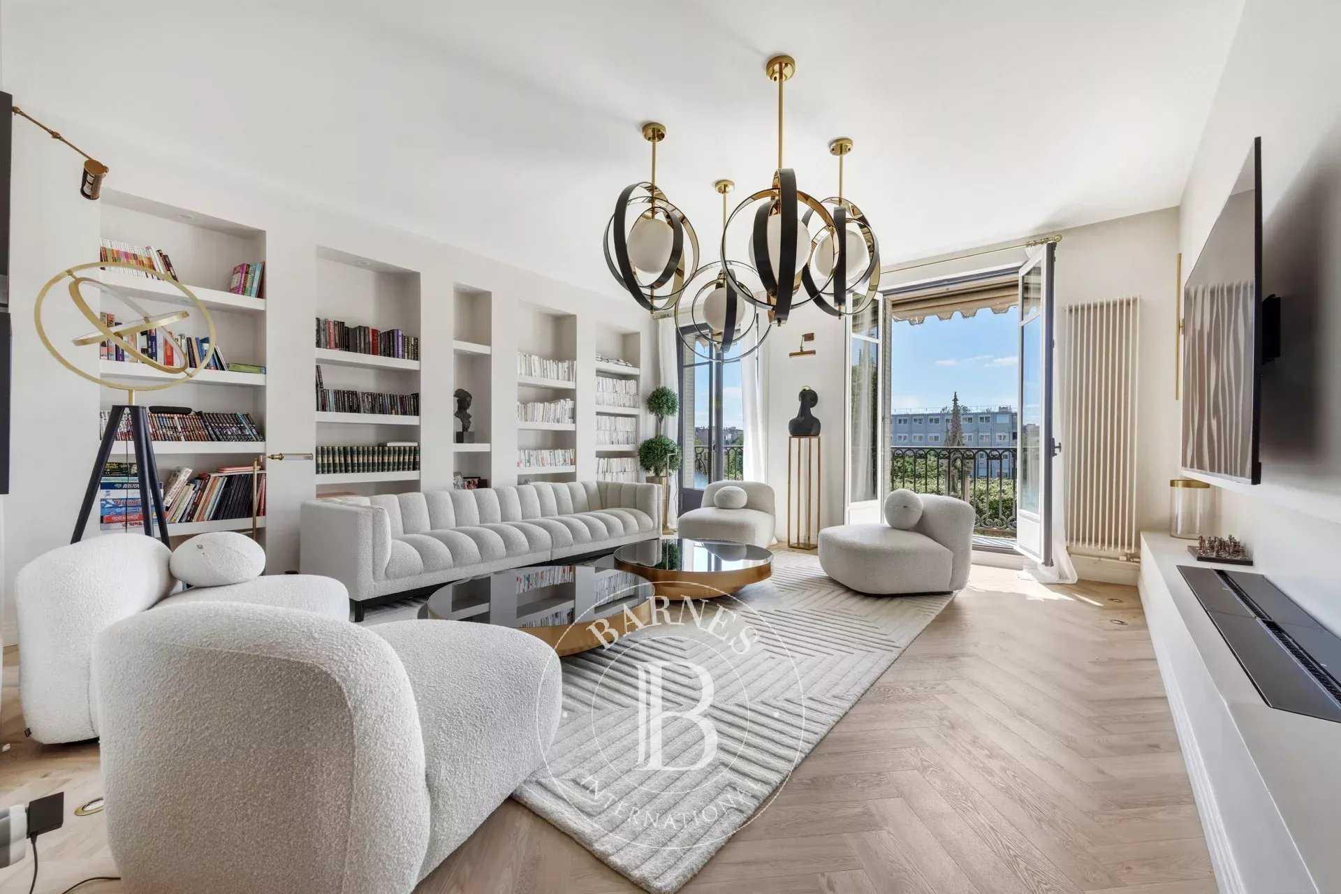 Paris  - Appartement 4 Pi&egrave;ces 3 Chambres