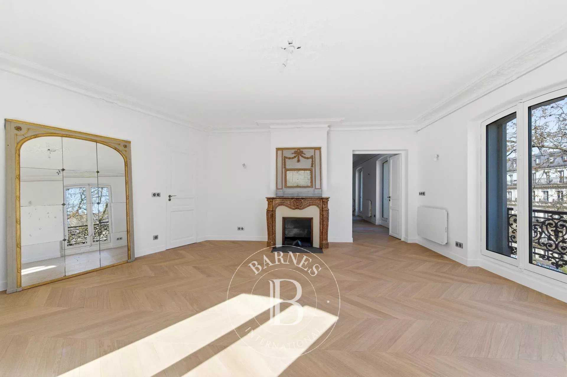 Paris  - Appartement 7 Pi&egrave;ces 4 Chambres