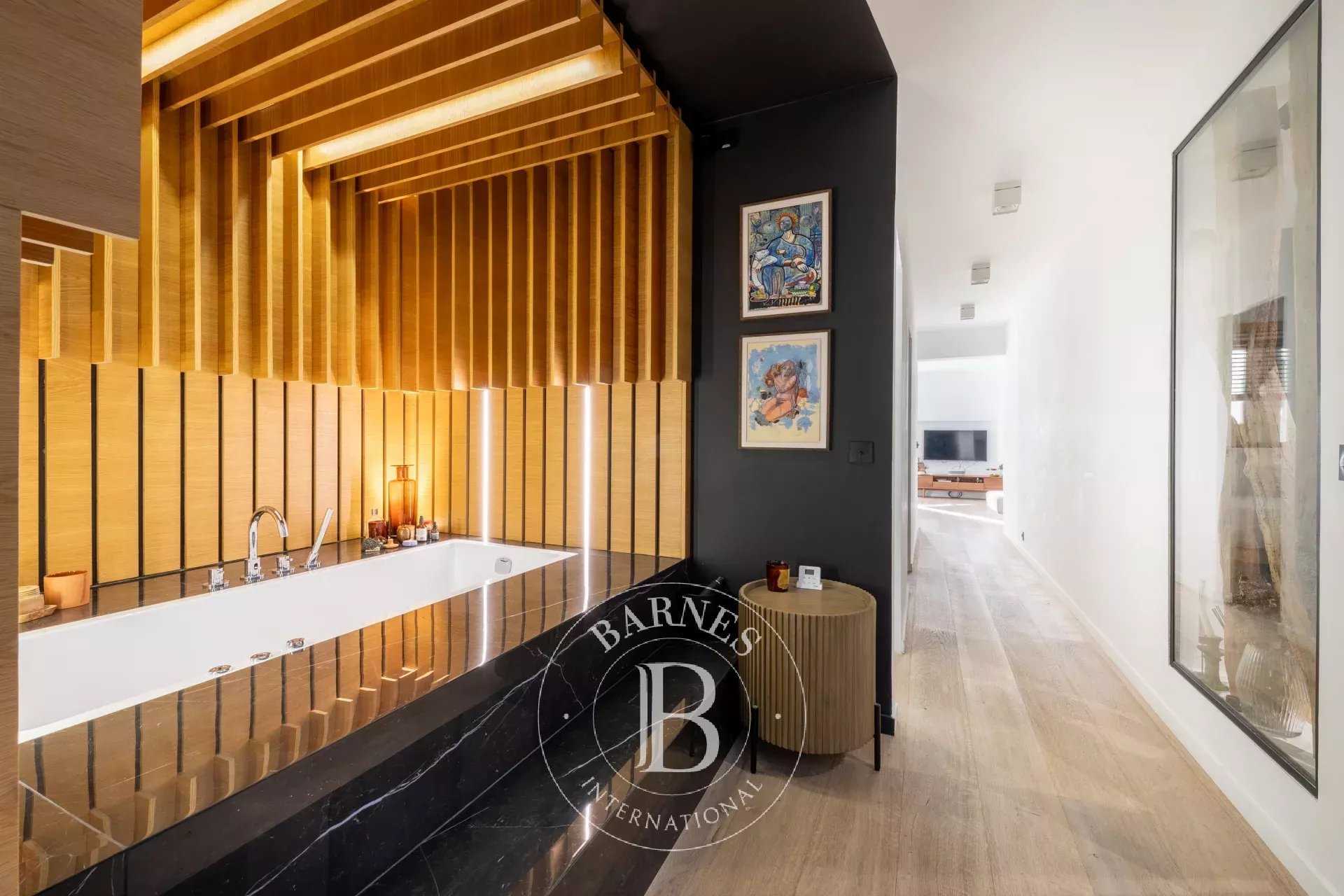 Paris  - Apartment 2 Bedrooms