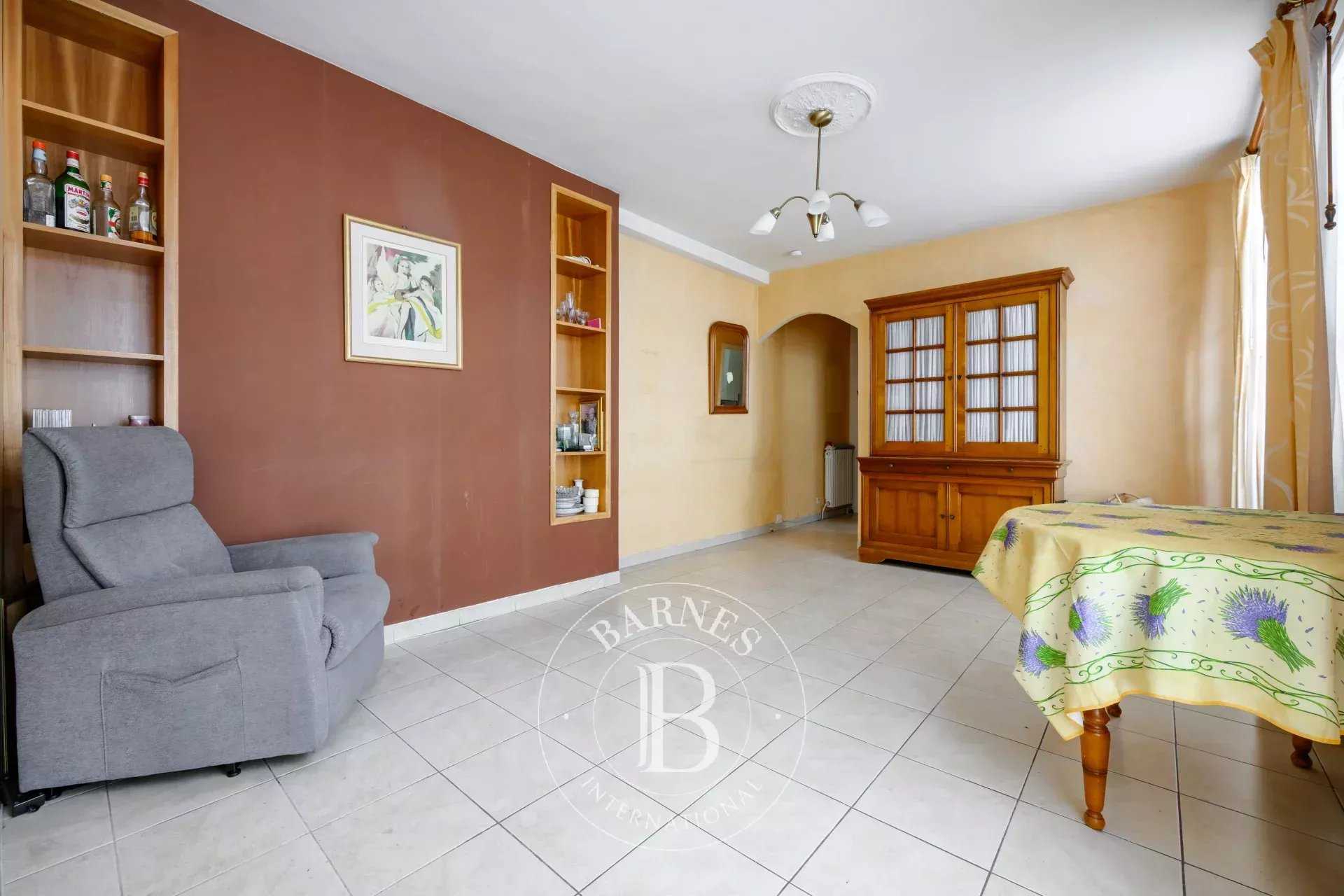 Paris  - Appartement 2 Pièces, 1 Chambre