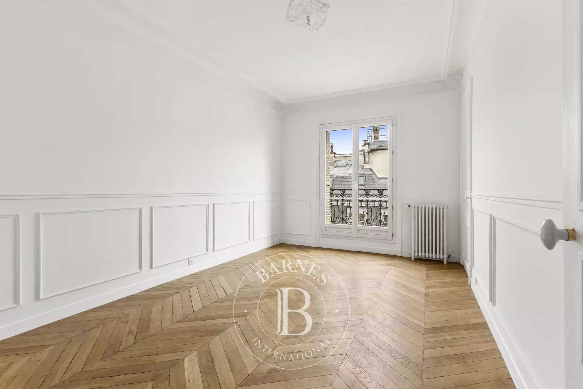 Paris  - Appartement 3 Pièces 2 Chambres