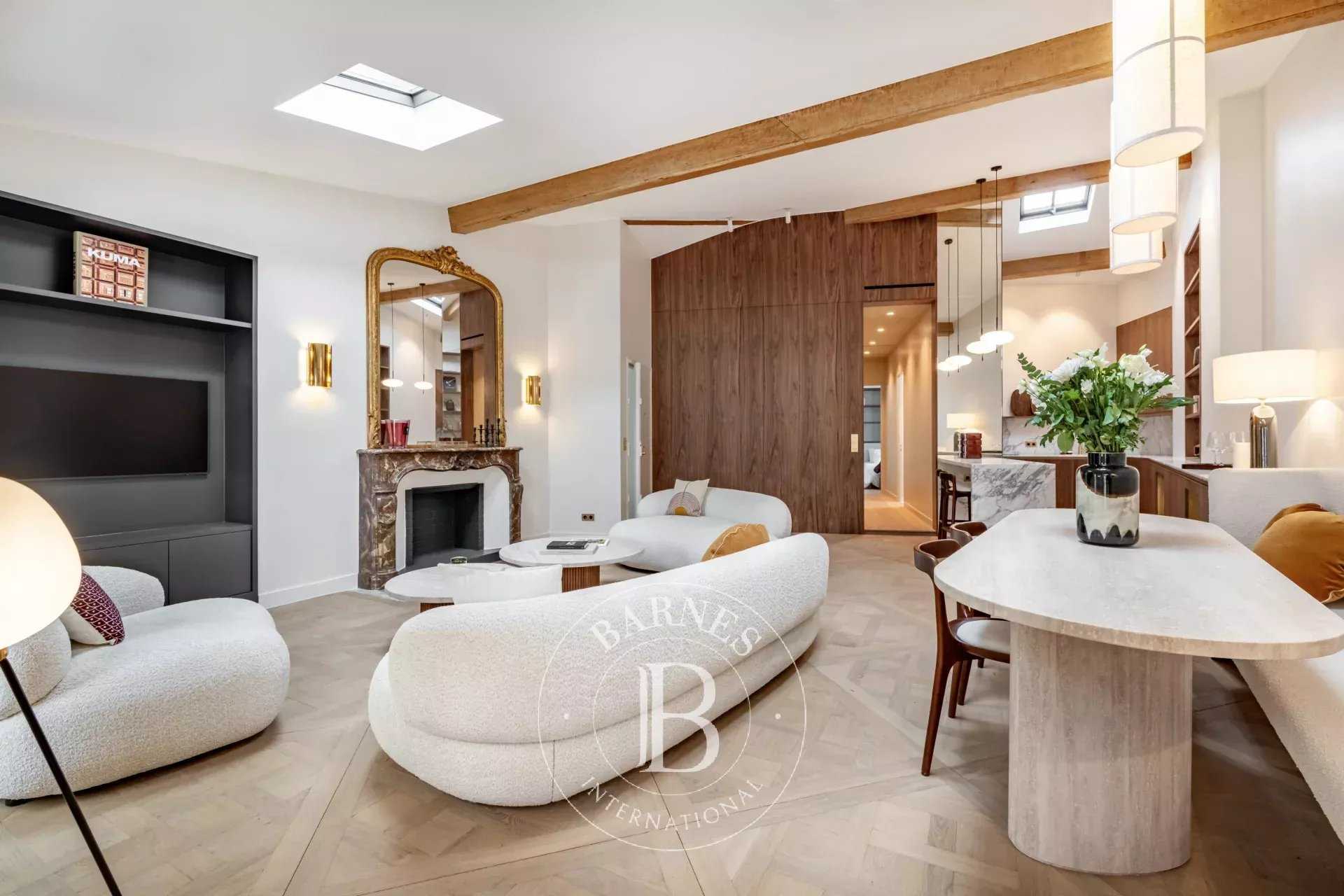 Paris  - Appartement 4 Pièces 2 Chambres
