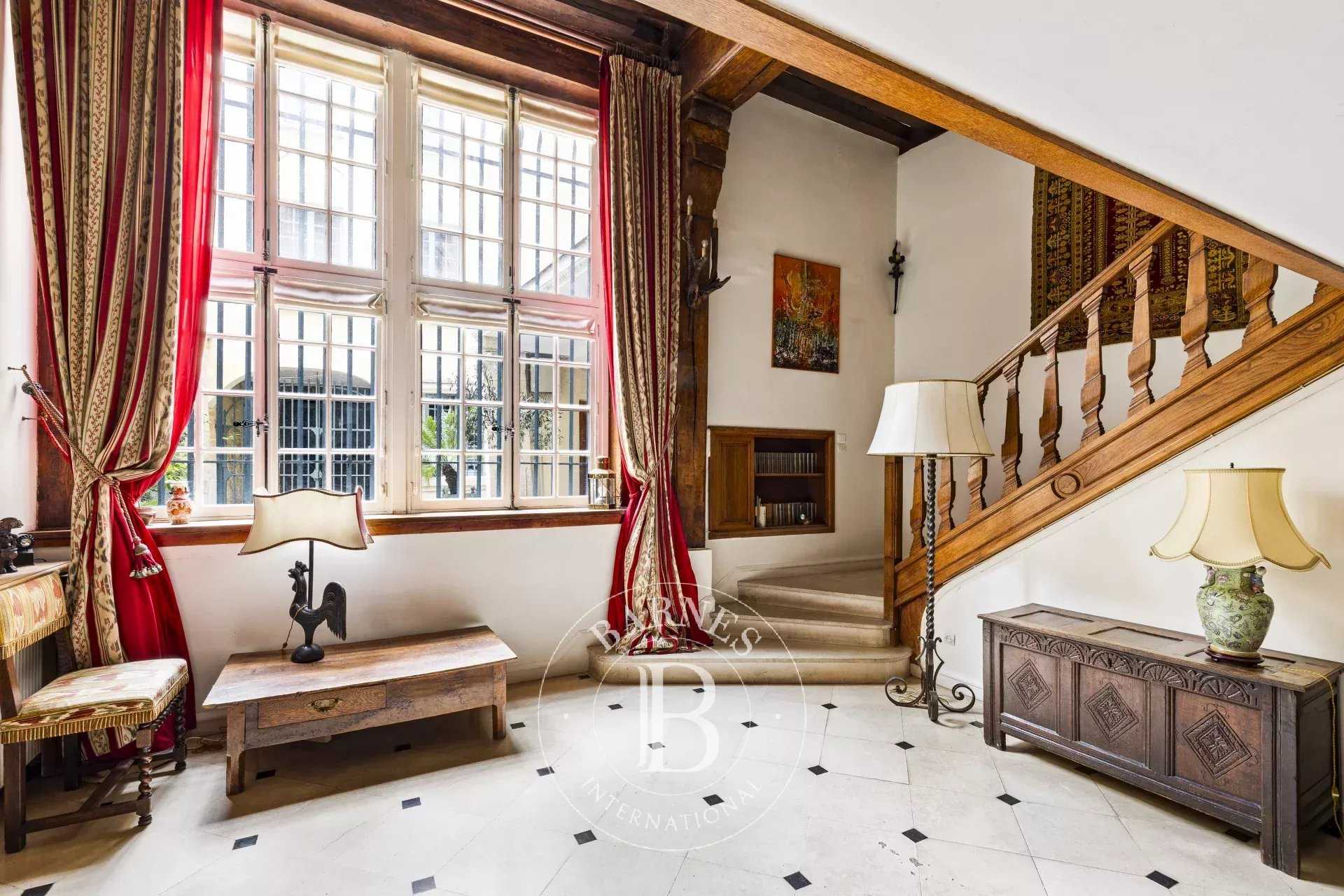 Paris  - Appartement 4 Pièces, 1 Chambre