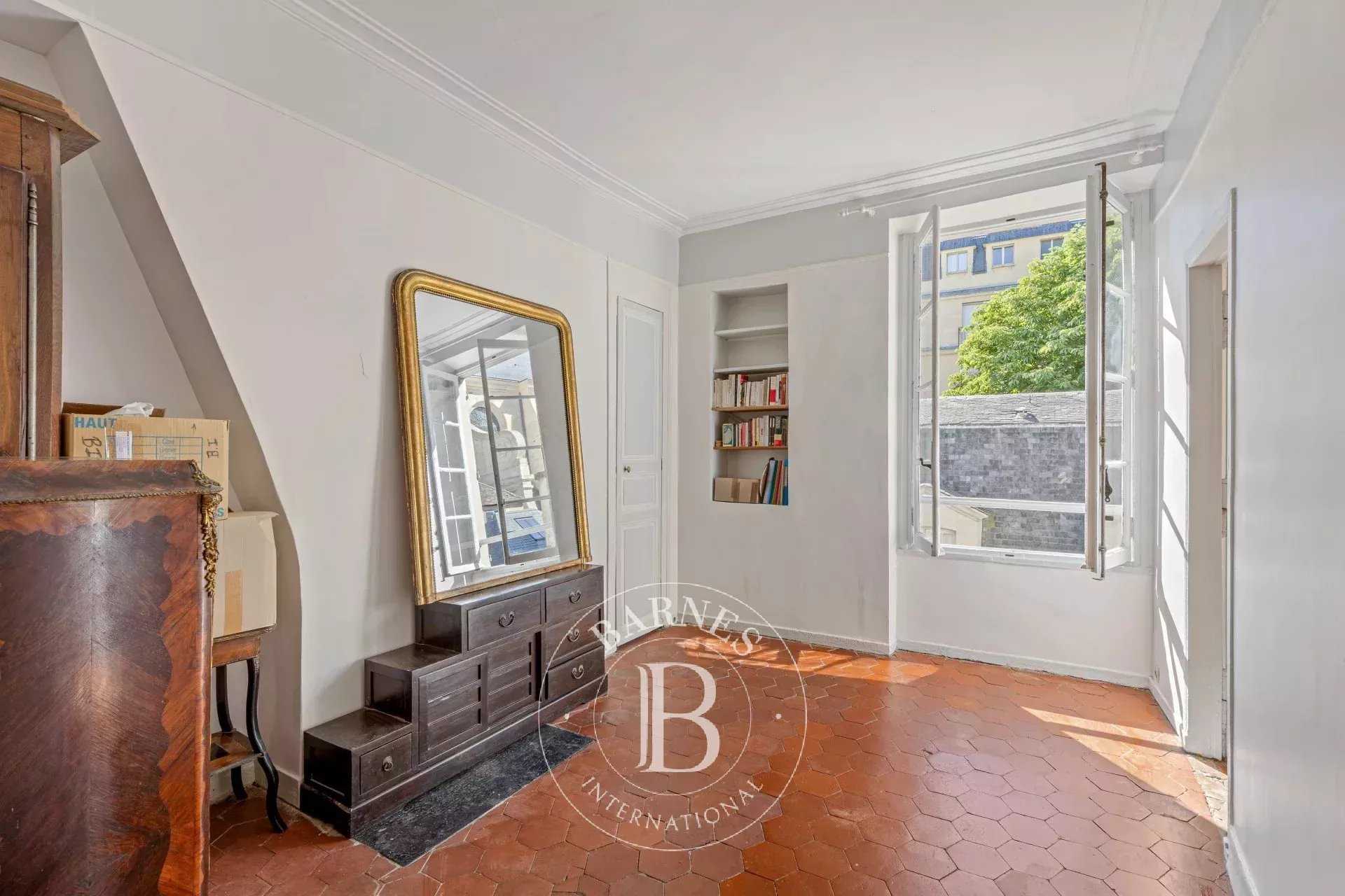 Paris  - Appartement 4 Pièces 2 Chambres