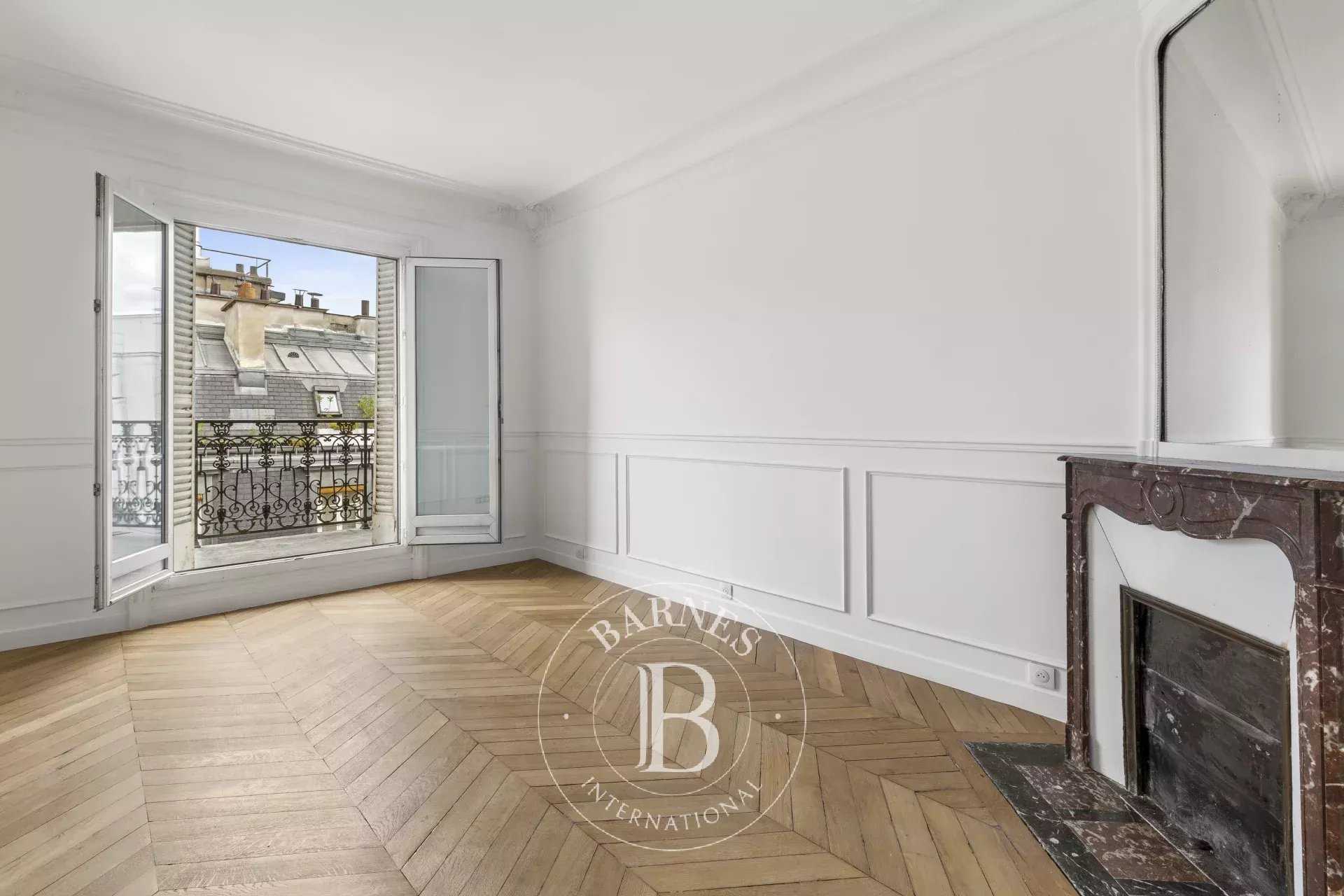 Paris  - Appartement 3 Pièces 2 Chambres