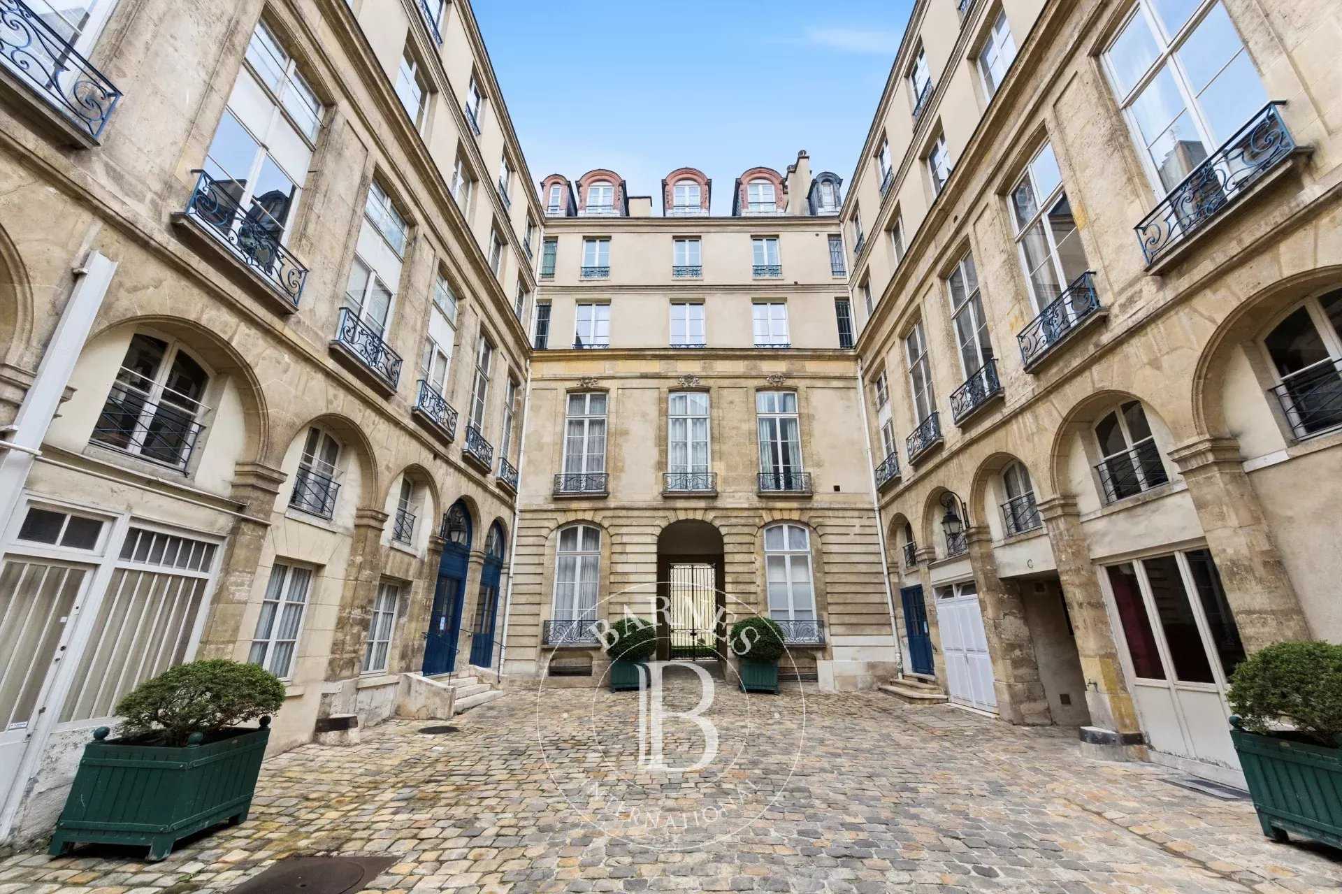 Paris  - Appartement 4 Pi&egrave;ces 2 Chambres