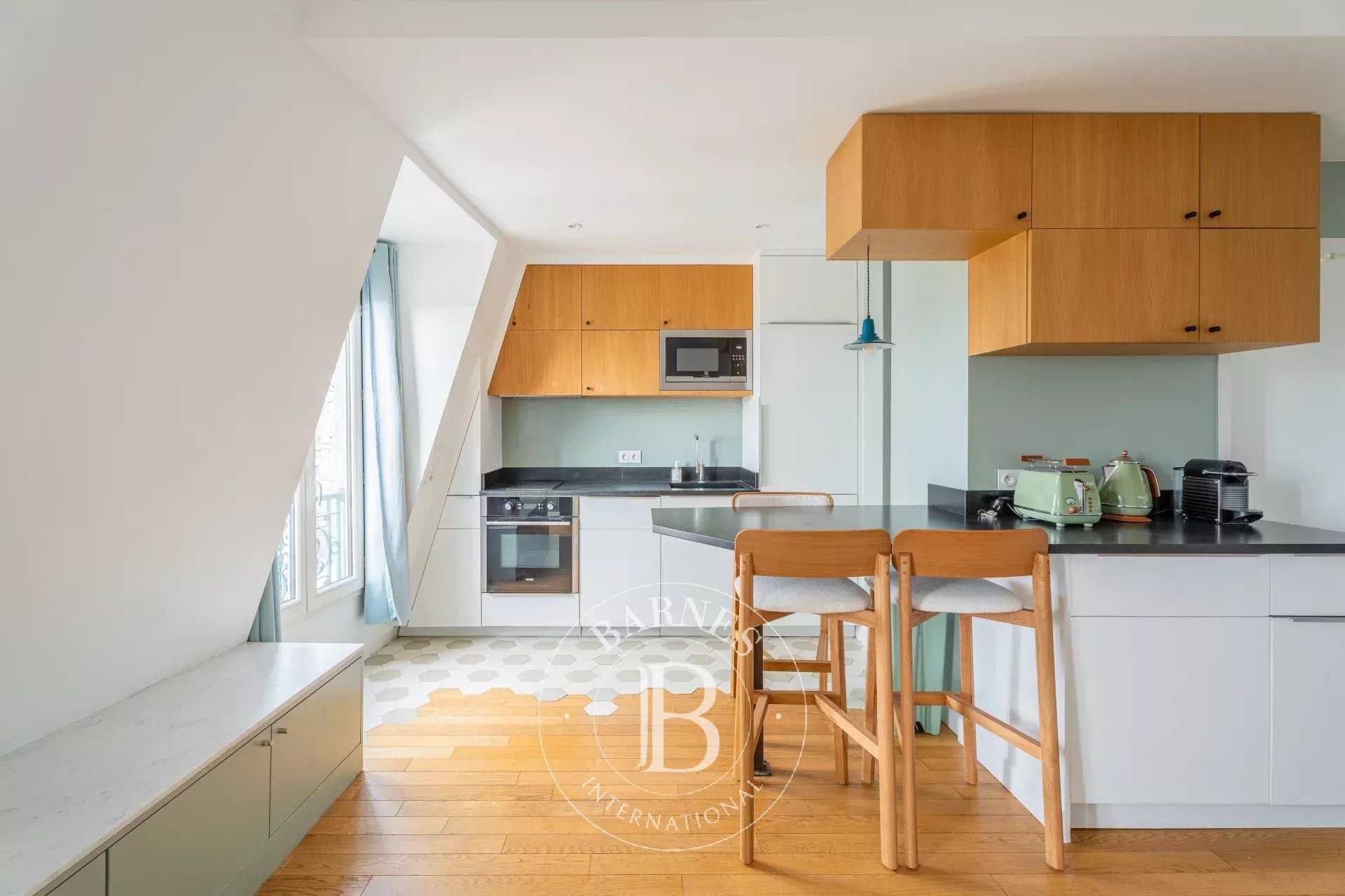 Paris  - Appartement 2 Pièces, 1 Chambre