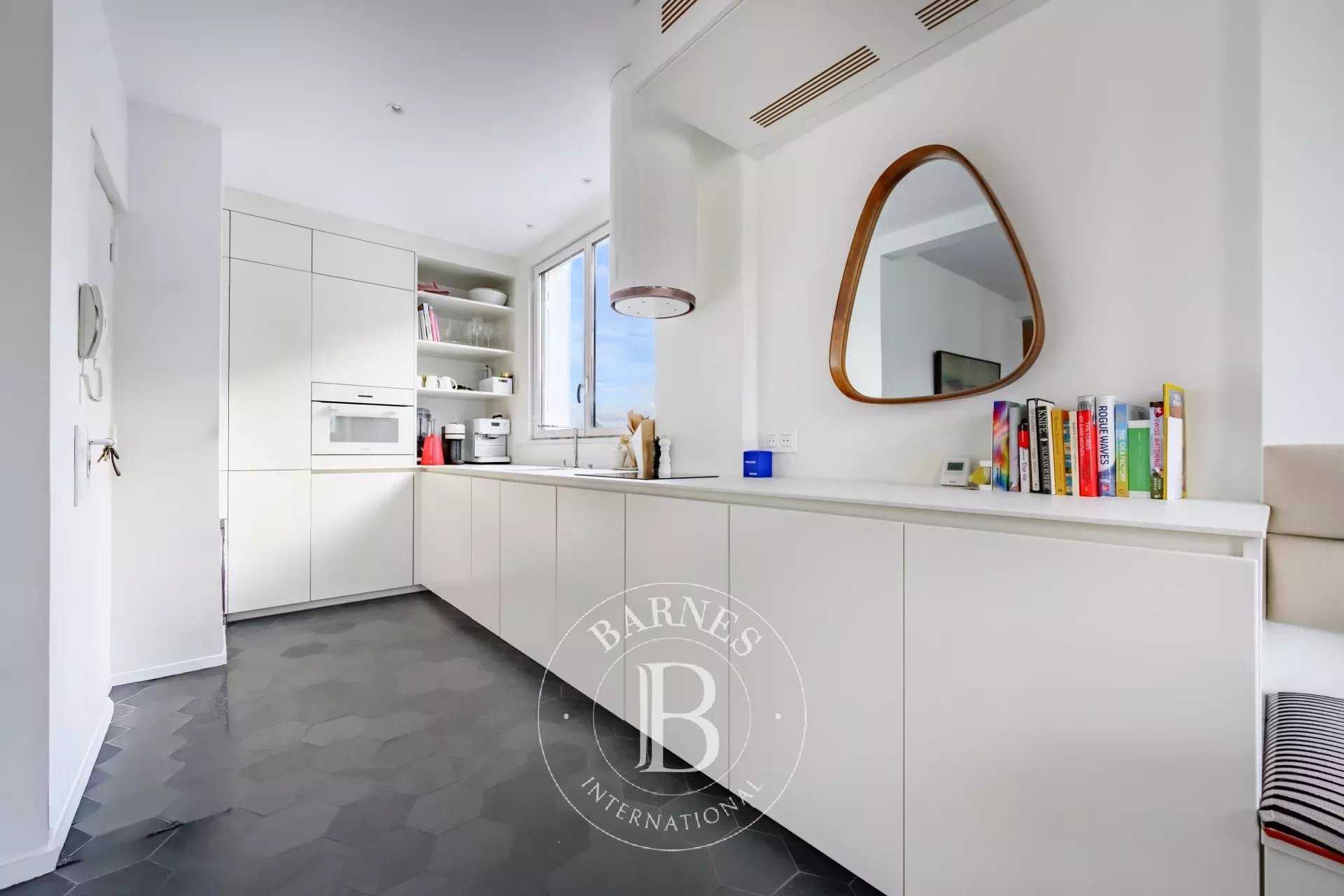 Paris  - Appartement 2 Pièces, 1 Chambre