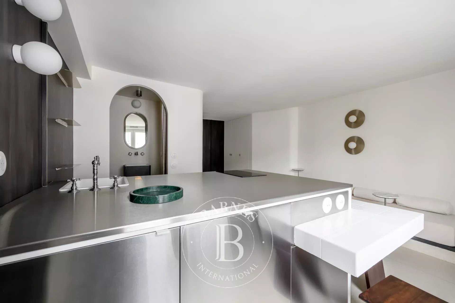 Paris  - Appartement 1 Pièce, 1 Chambre