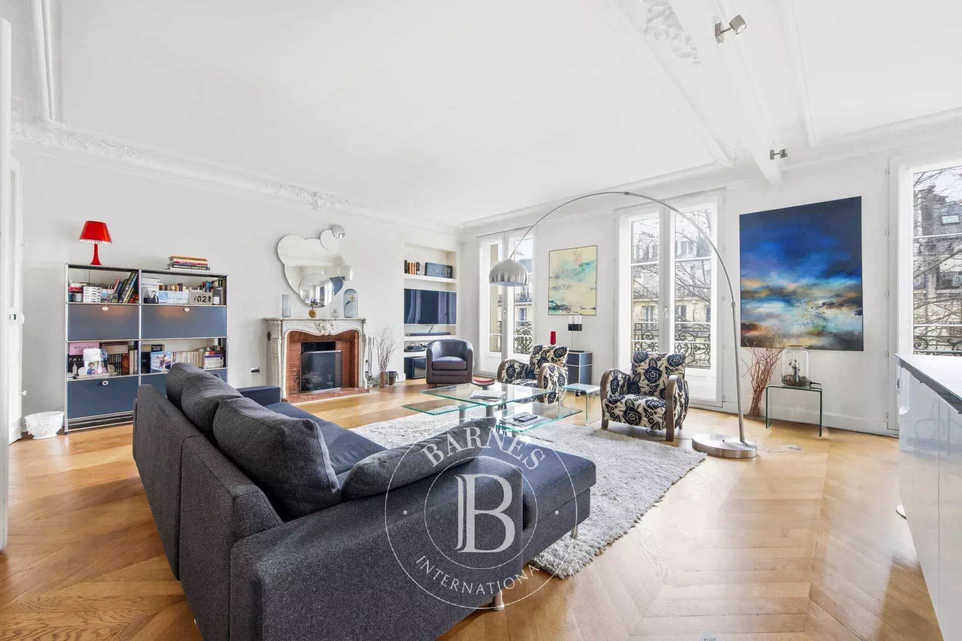 Paris  - Apartment 2 Bedrooms