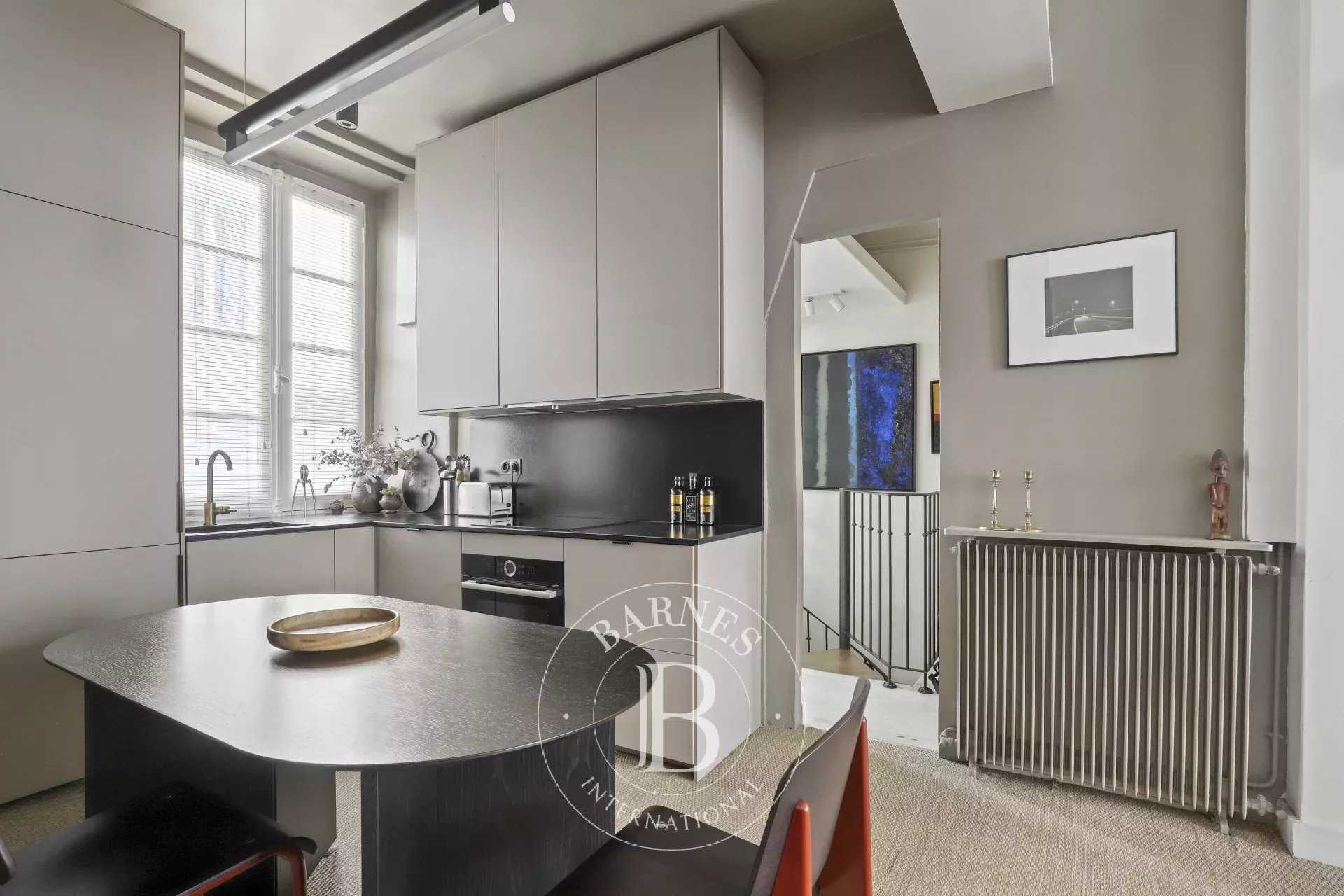 Paris  - Appartement 2 Pièces, 1 Chambre