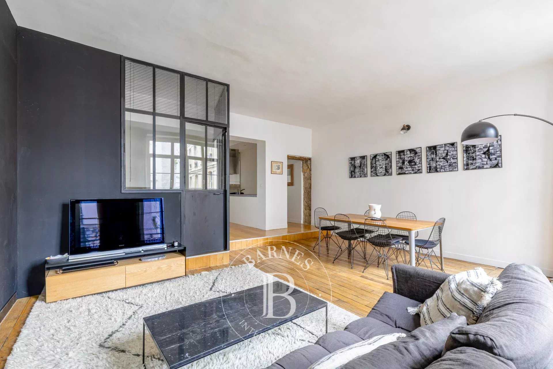 Paris  - Appartement 4 Pièces 2 Chambres
