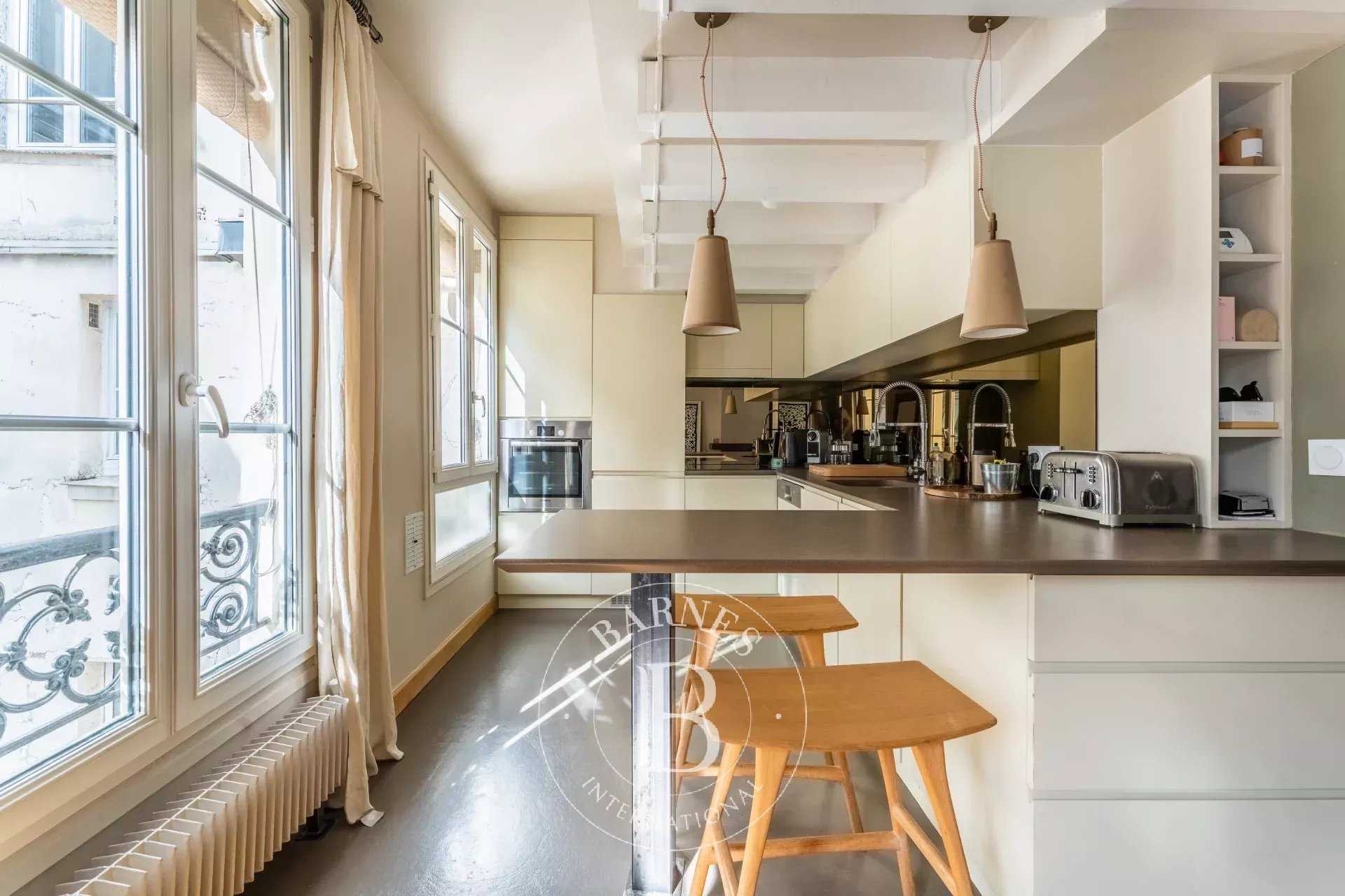Paris  - Appartement 2 Pièces, 1 Chambre
