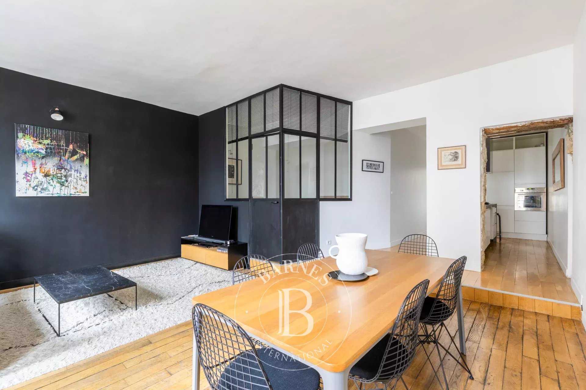 Paris  - Appartement 4 Pièces 2 Chambres