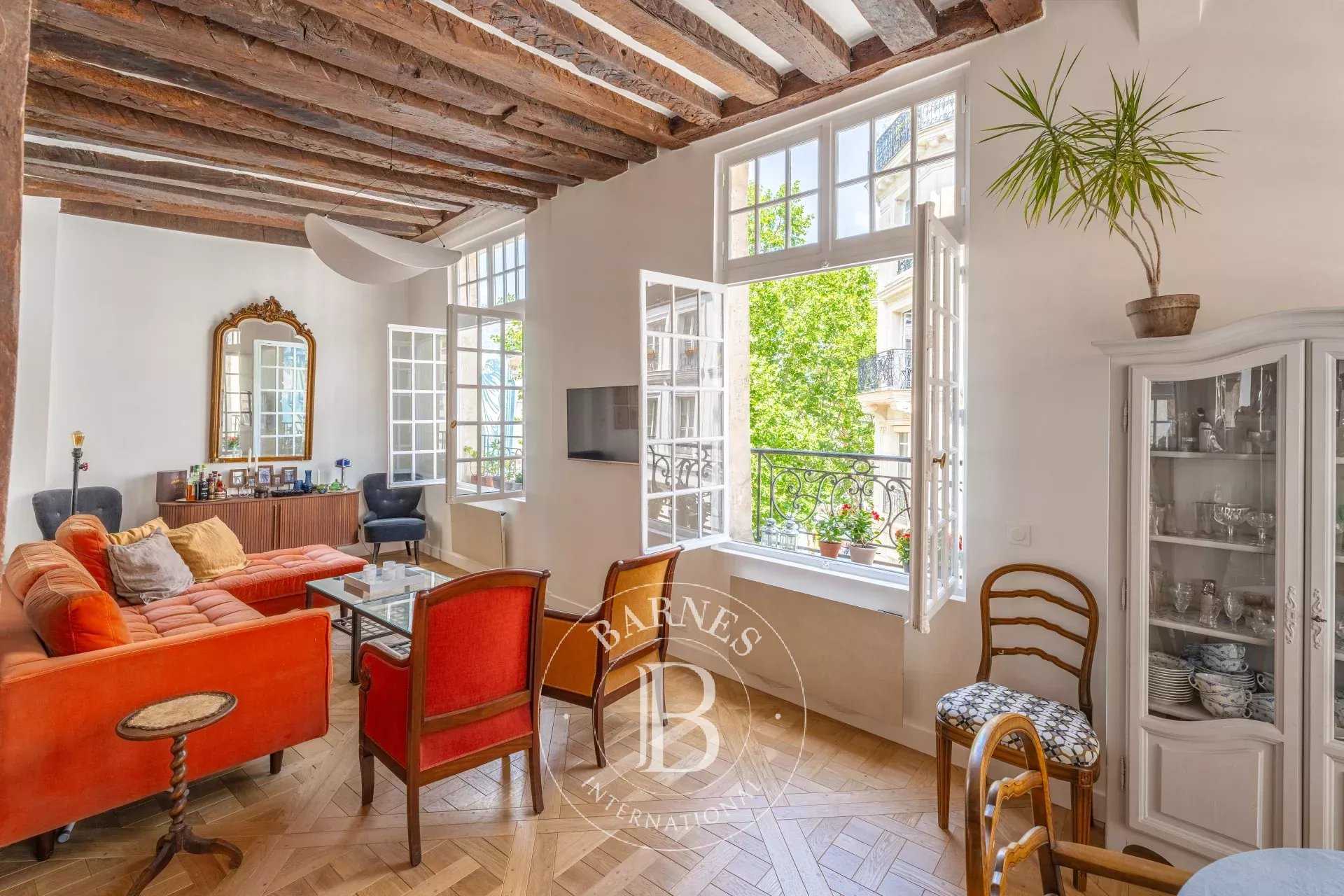 Paris  - Appartement 4 Pièces 2 Chambres