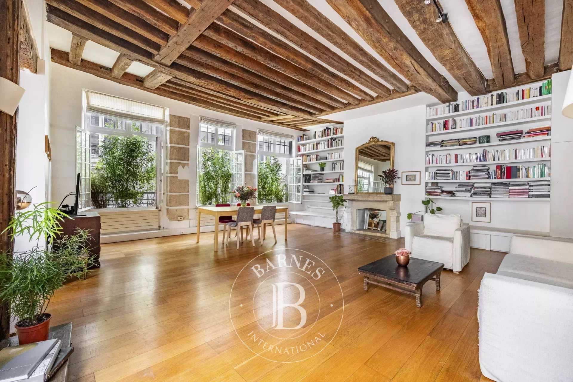 Apartment Paris 75004  -  ref 85833633 (picture 1)