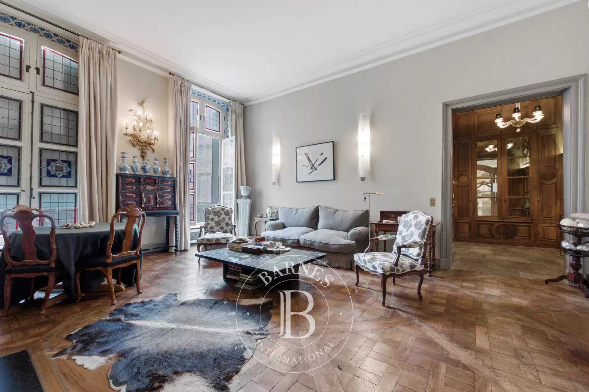 Paris  - Apartment 6 Bedrooms