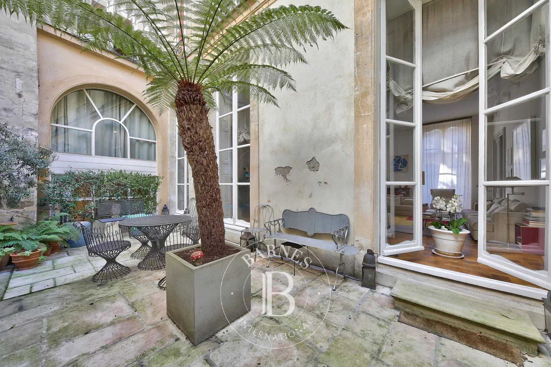 Hôtel particulier Paris 75004  -  ref 84858797 (picture 1)