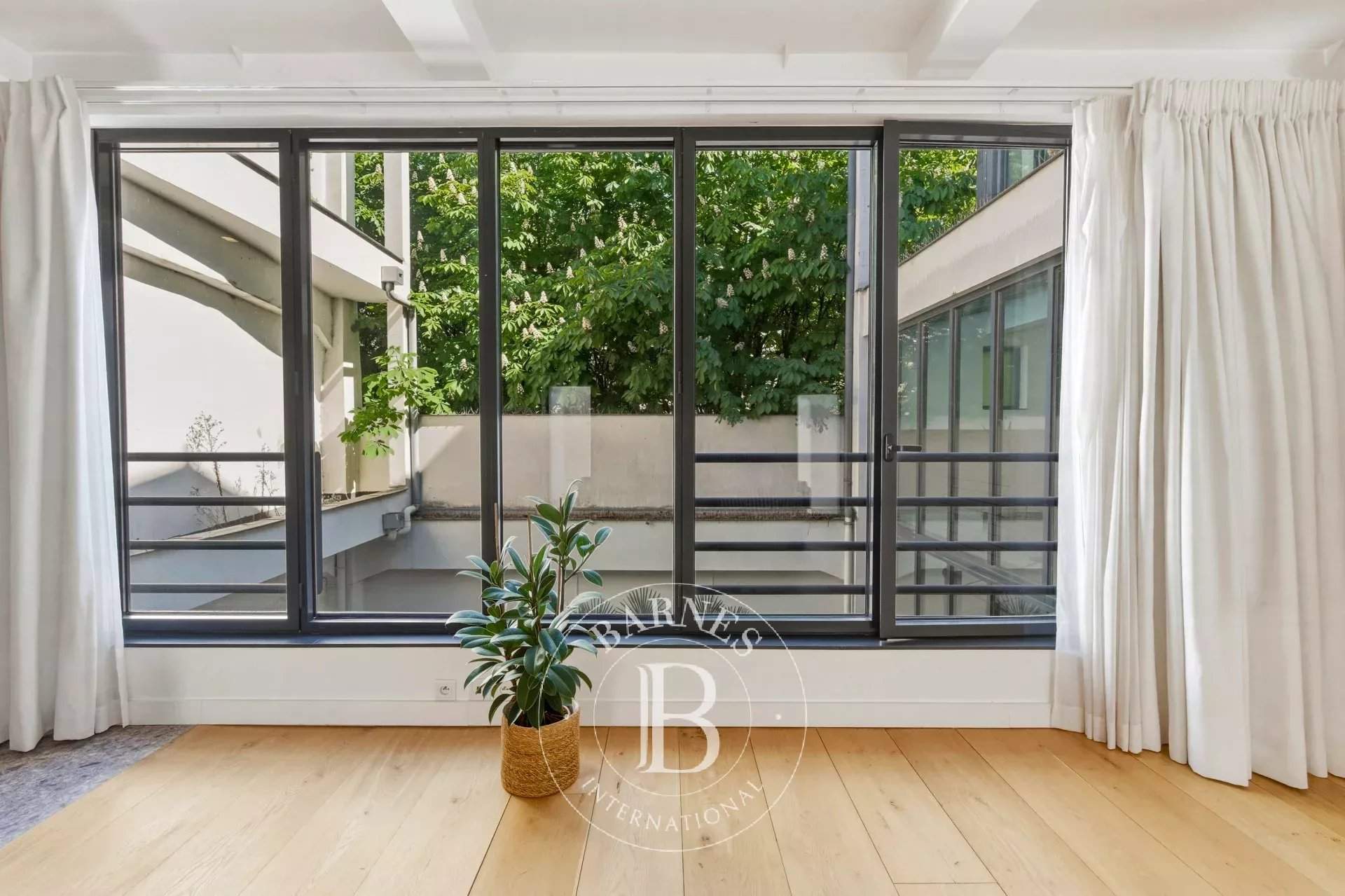 Paris  - Appartement 6 Pi&egrave;ces 3 Chambres - picture 13