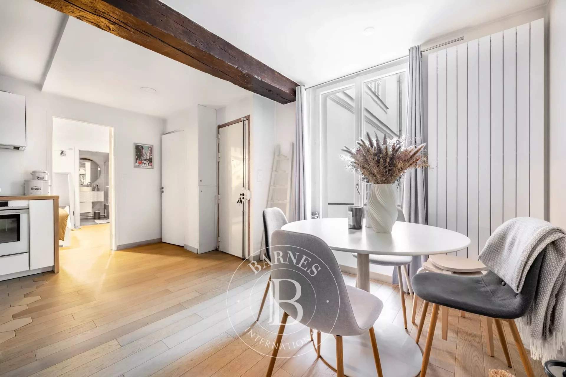 Paris  - Appartement 2 Pi&egrave;ces, 1 Chambre - picture 2