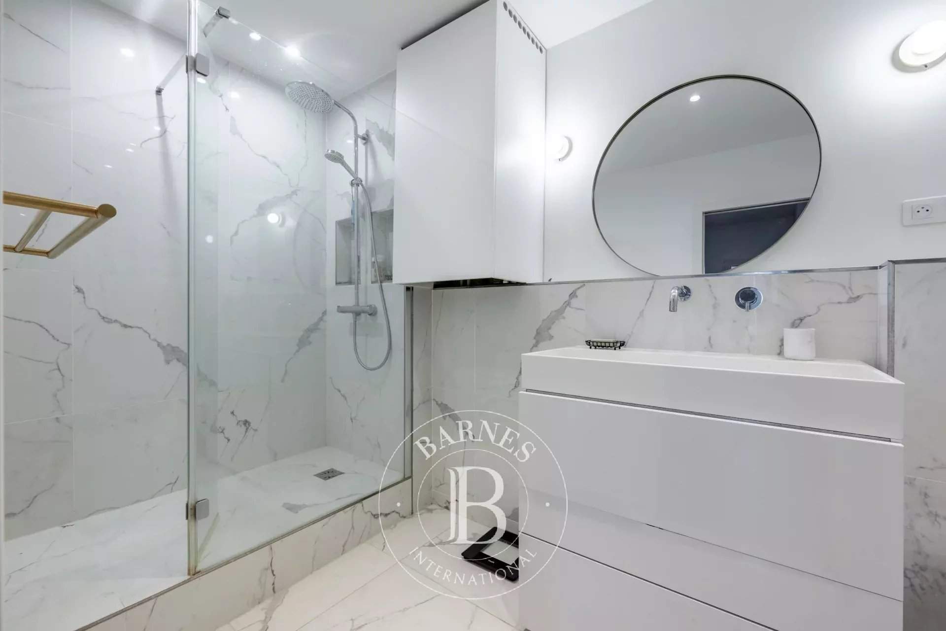 Paris  - Apartment 3 Bedrooms - picture 13