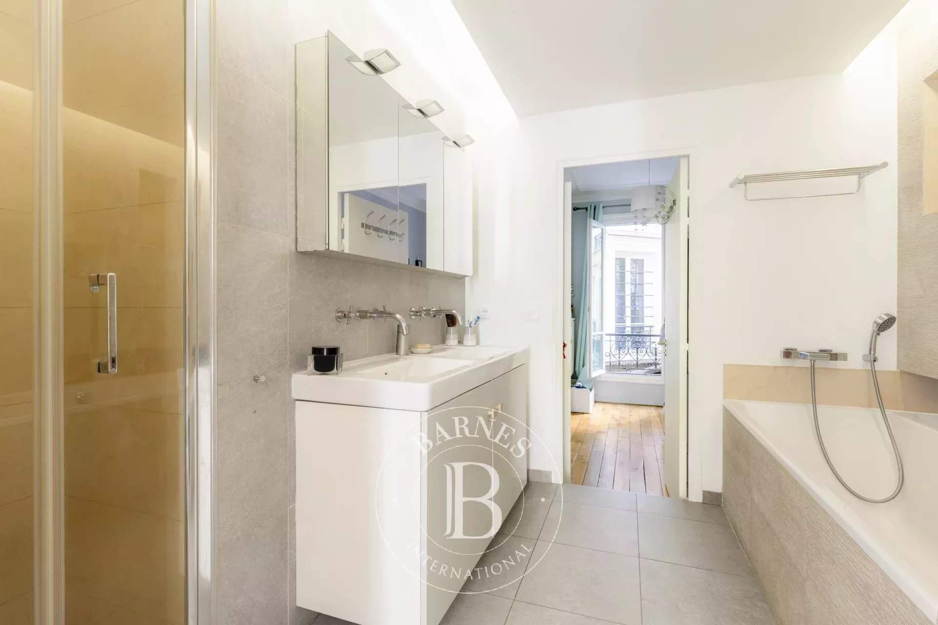 Paris  - Apartment 3 Bedrooms - picture 13