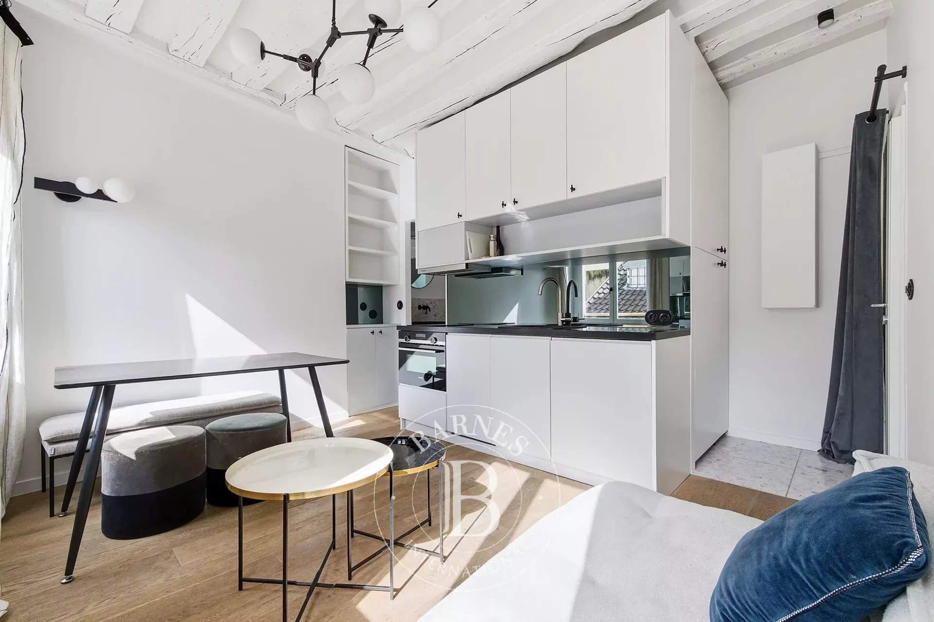 Paris  - Appartement 2 Pi&egrave;ces, 1 Chambre - picture 2