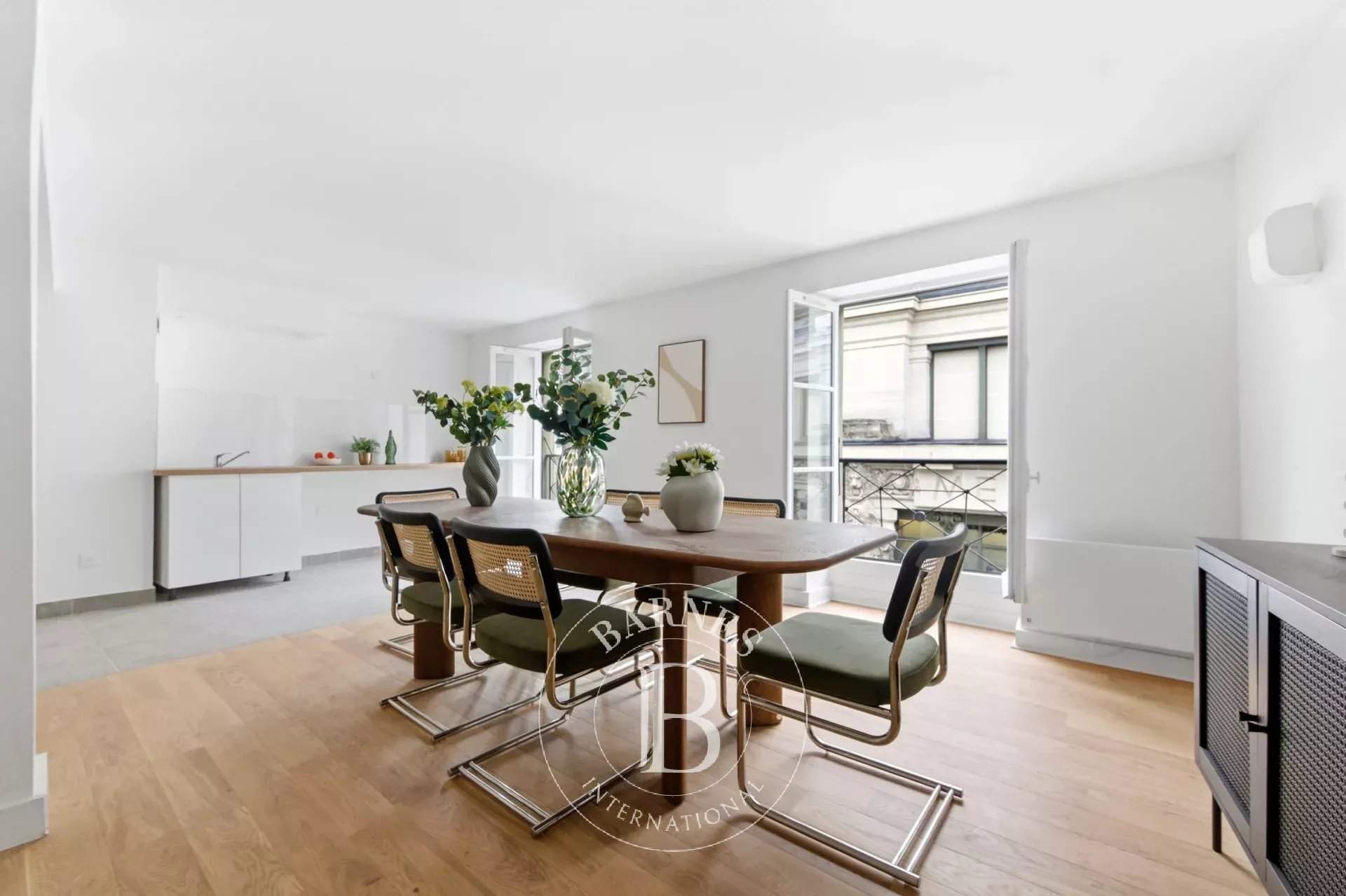 Paris  - Appartement 4 Pi&egrave;ces 3 Chambres - picture 3