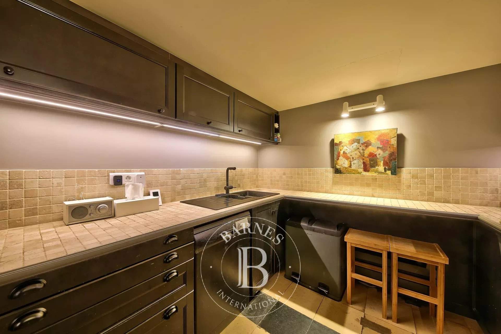 Paris  - Hôtel particulier 5 Pi&egrave;ces 2 Chambres - picture 17