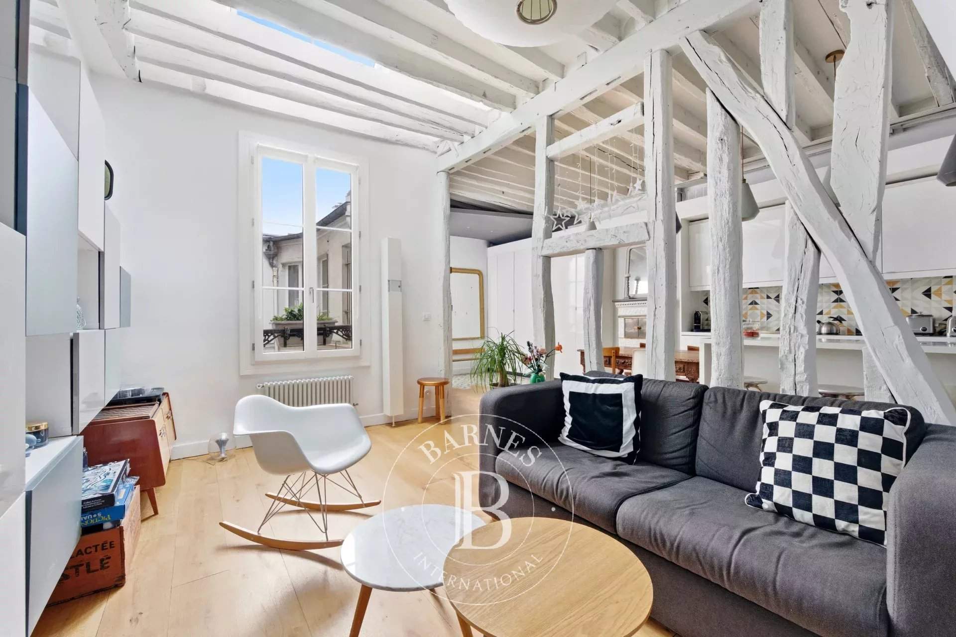 Paris  - Appartement 4 Pi&egrave;ces 2 Chambres - picture 1