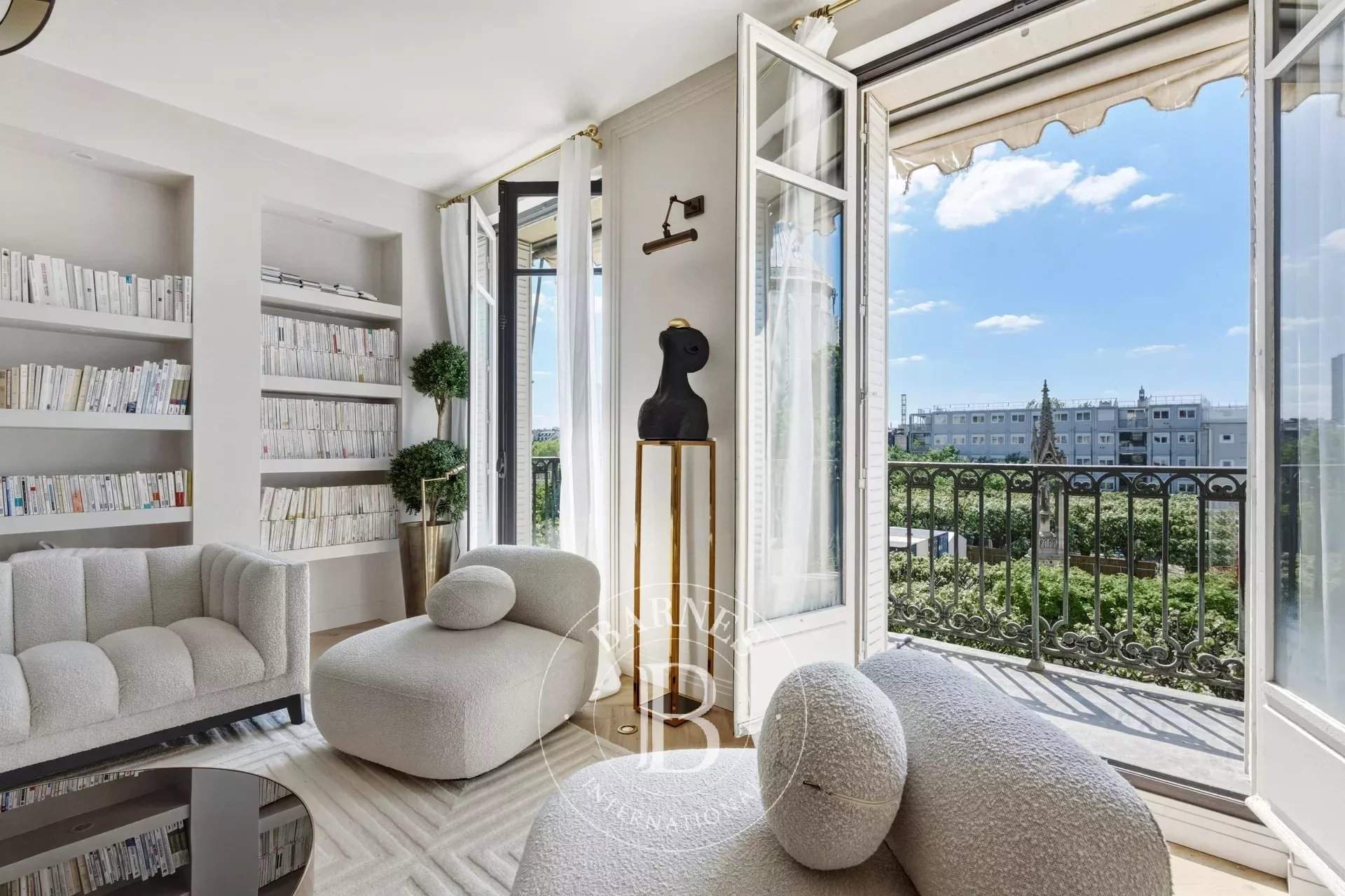 Paris  - Appartement 4 Pi&egrave;ces 3 Chambres - picture 2