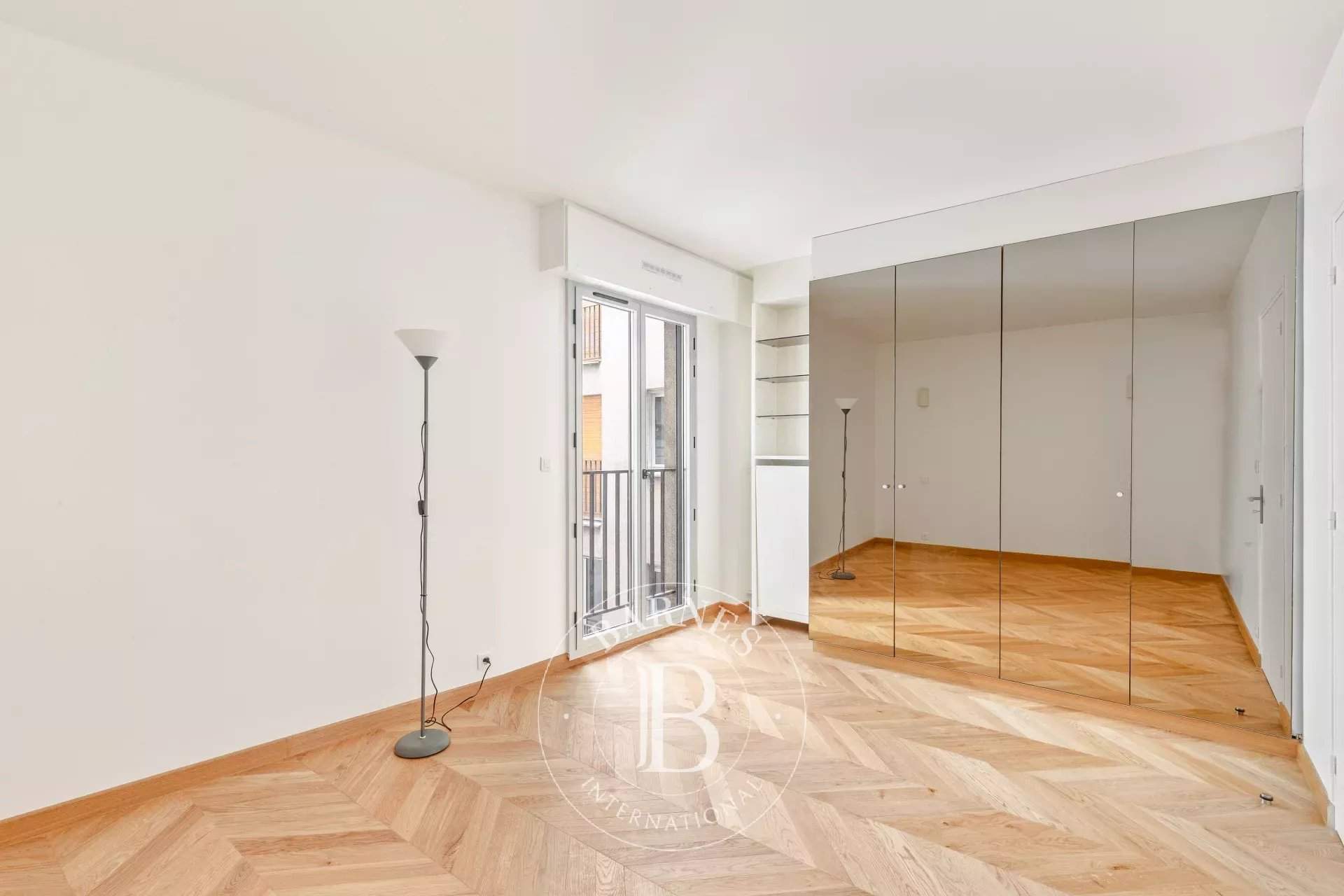 Paris  - Appartement 5 Pi&egrave;ces 3 Chambres - picture 12