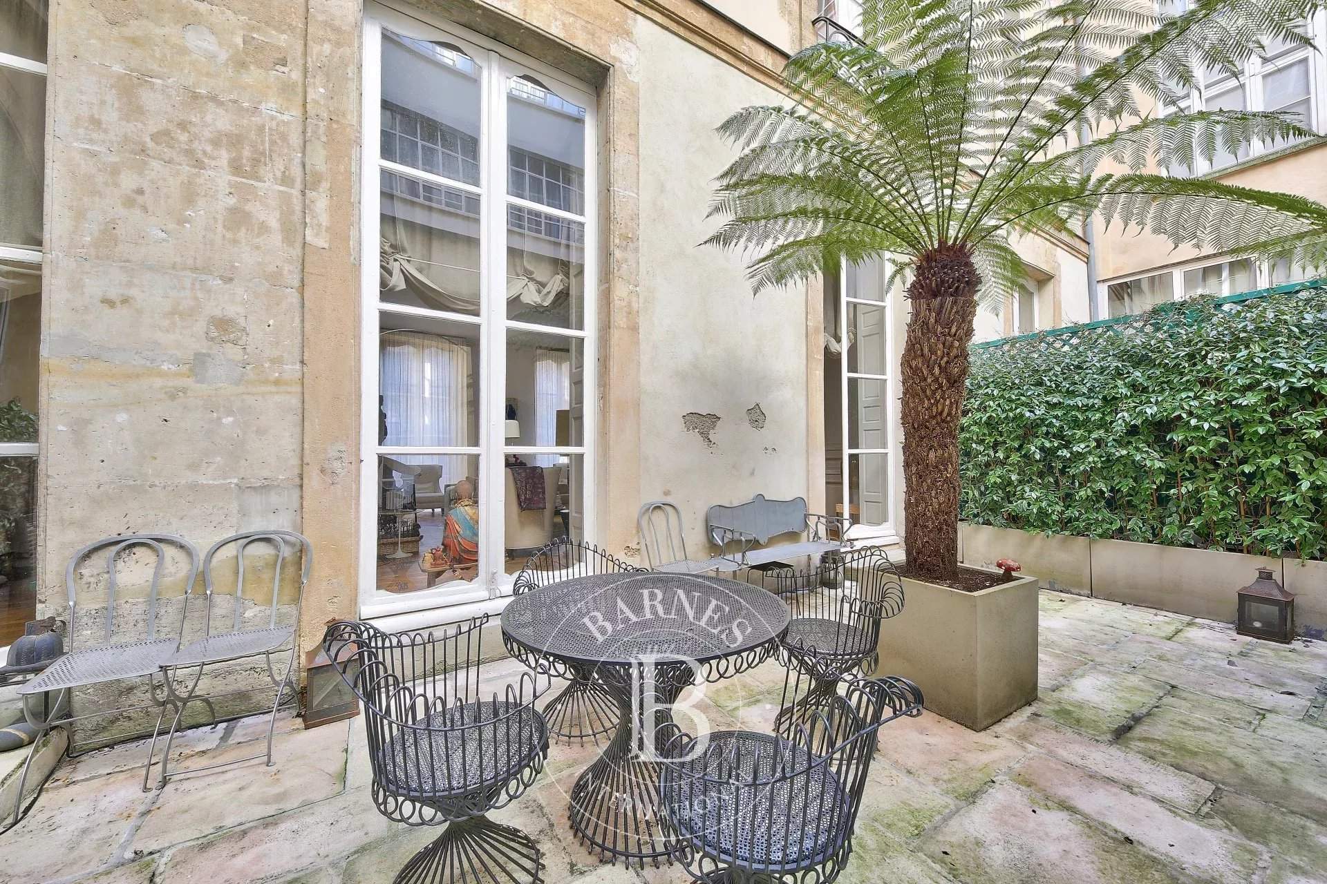 Paris  - Hôtel particulier 5 Pi&egrave;ces 2 Chambres - picture 20