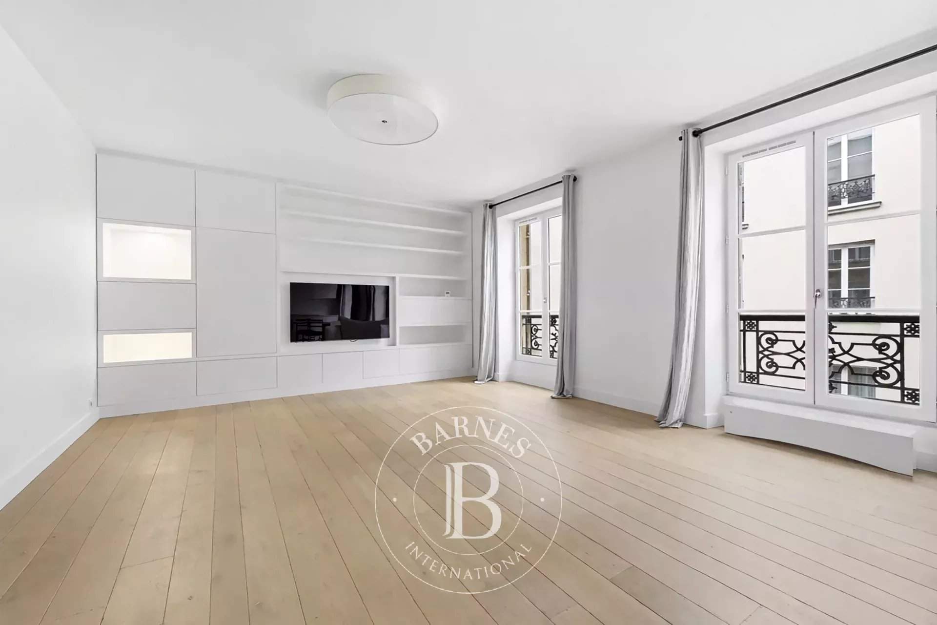 Paris  - Apartment 2 Bedrooms - picture 2