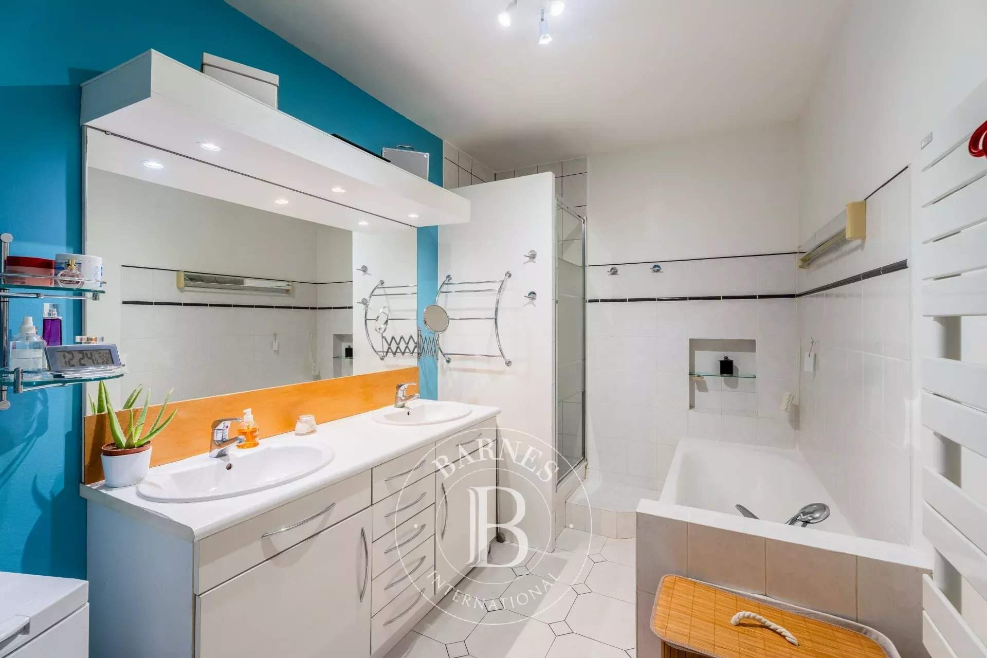 Paris  - Apartment 3 Bedrooms - picture 12