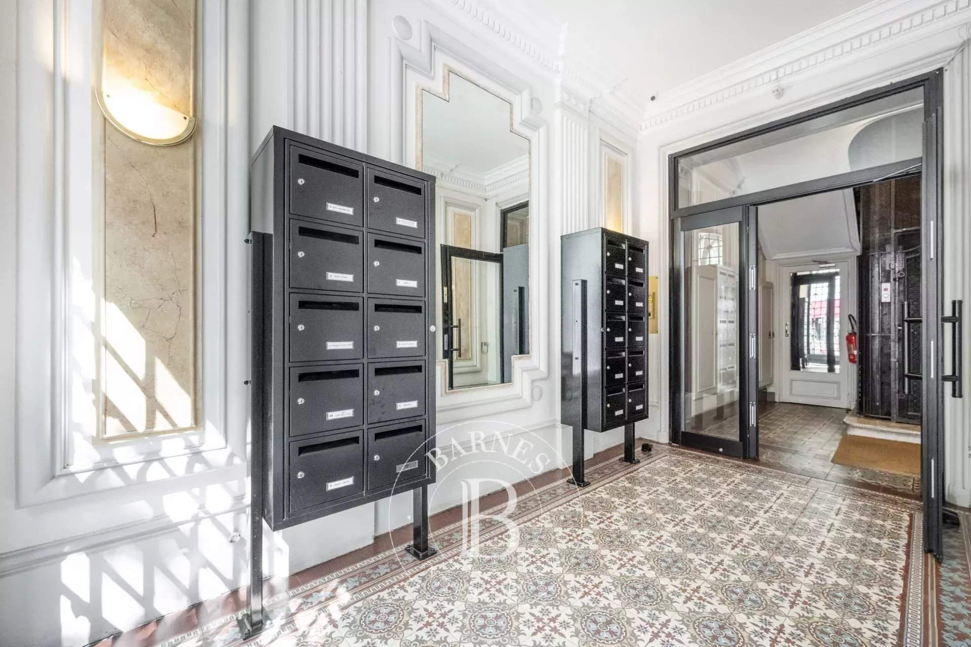 Paris  - Apartment 2 Bedrooms - picture 9