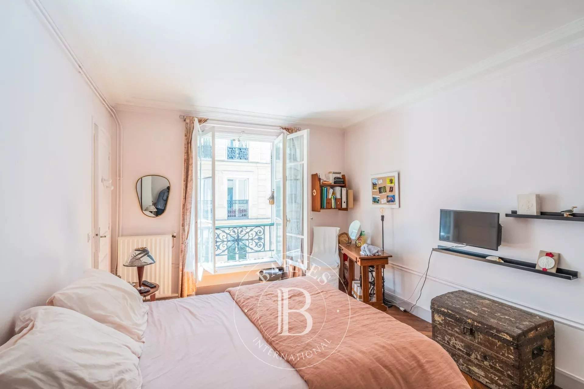 Paris  - Apartment 3 Bedrooms - picture 9