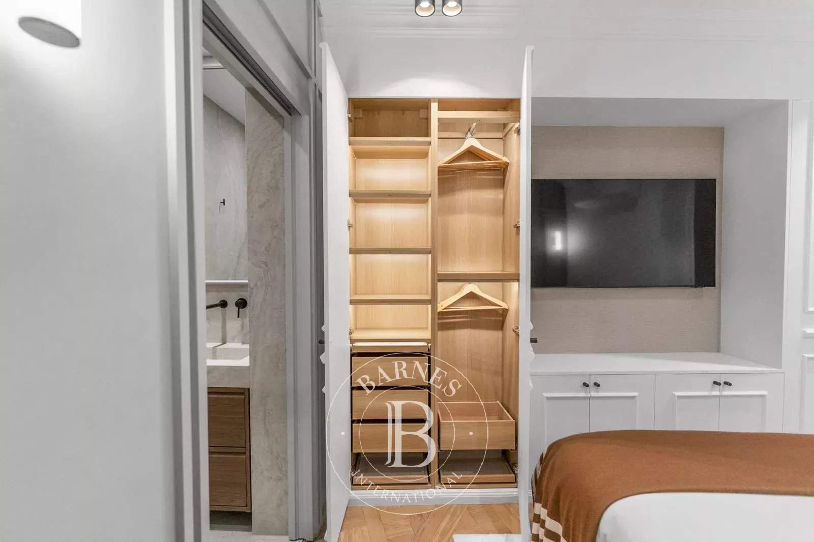 Paris  - Apartment 2 Bedrooms - picture 11
